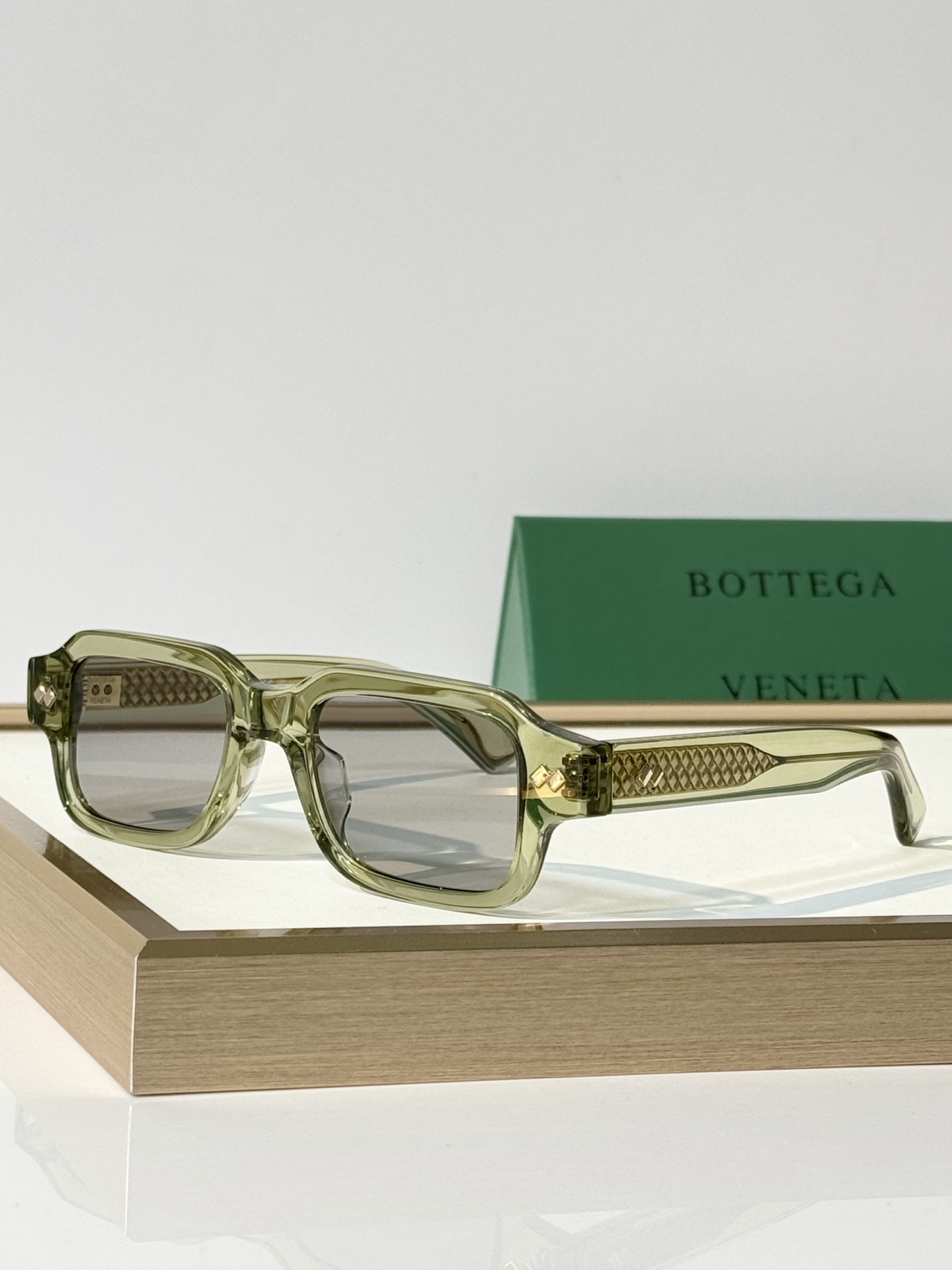 BOTTEGA VENET* MODEL：BV1442S SIZE：51口20-148 