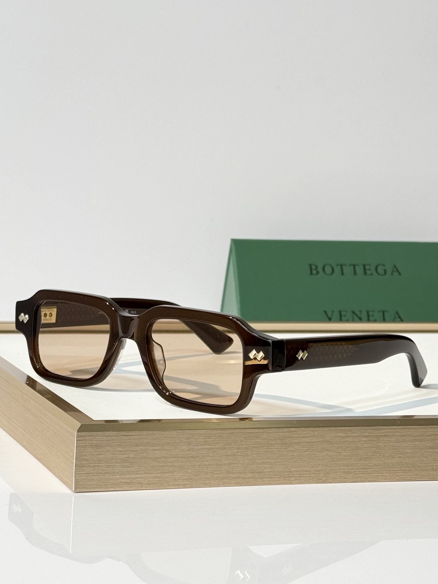 BOTTEGA VENET* MODEL：BV1442S SIZE：51口20-148 
