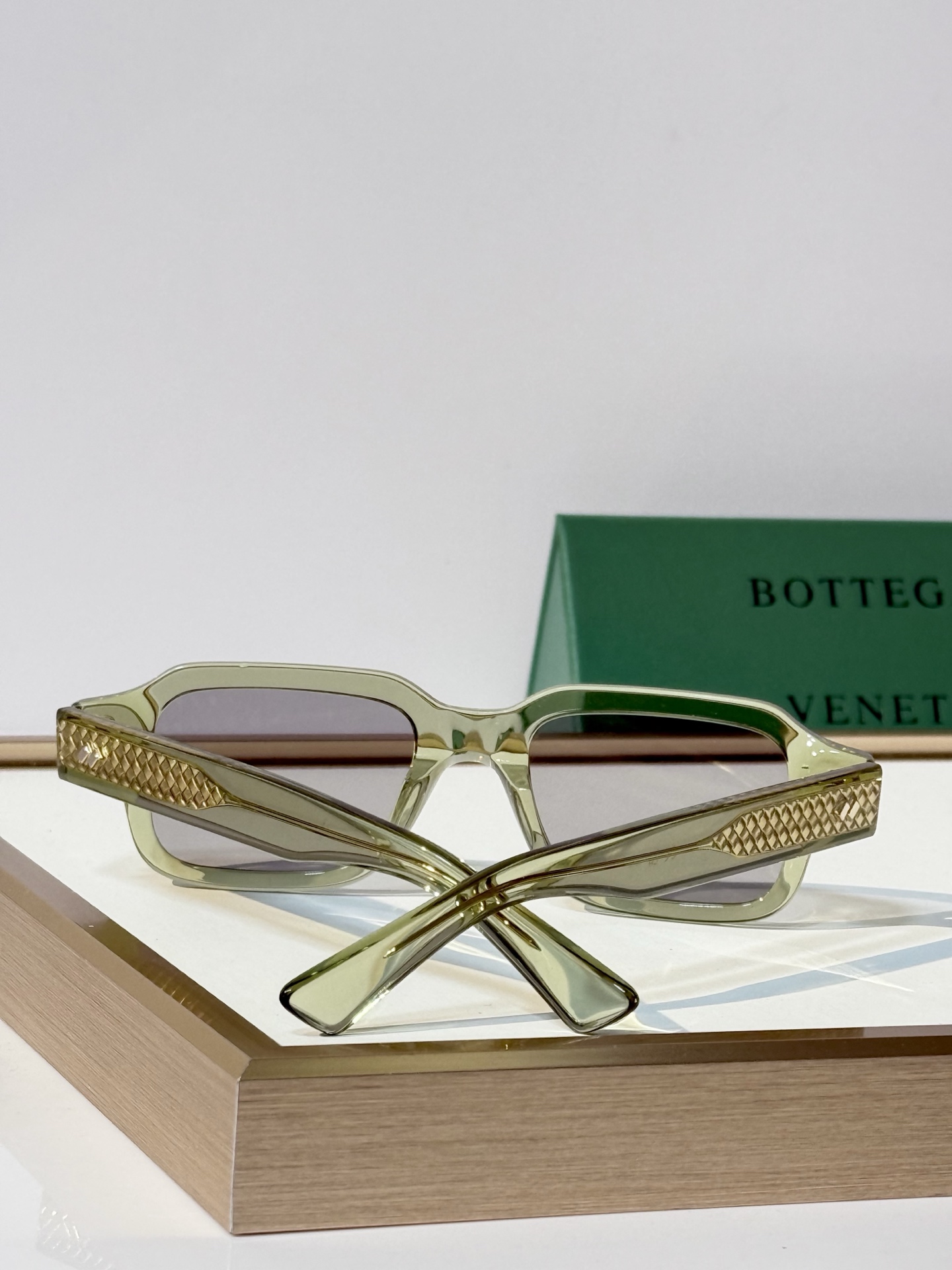 BOTTEGA VENET* MODEL：BV1442S SIZE：51口20-148 