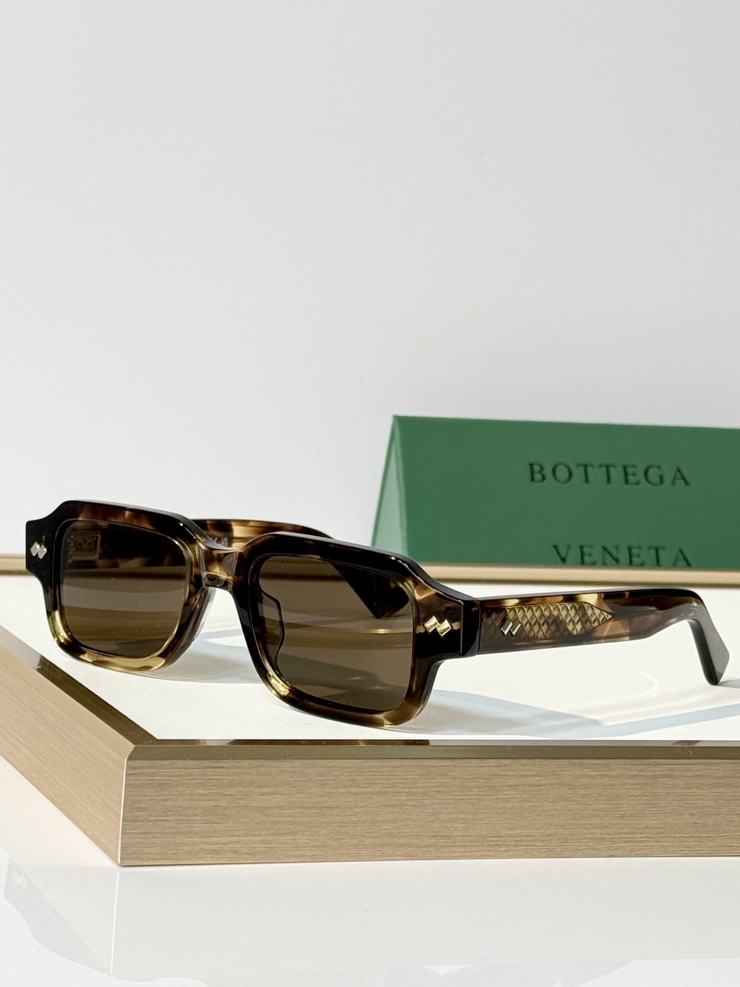 BOTTEGA VENET* MODEL：BV1442S SIZE：51口20-148