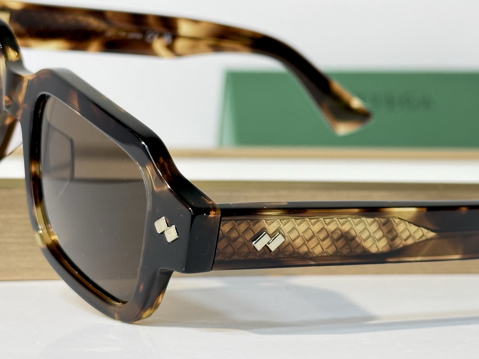 BOTTEGA VENET* MODEL：BV1442S SIZE：51口20-148
