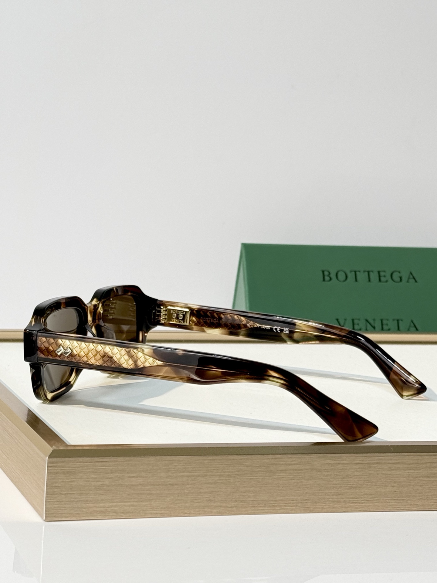 BOTTEGA VENET* MODEL：BV1442S SIZE：51口20-148