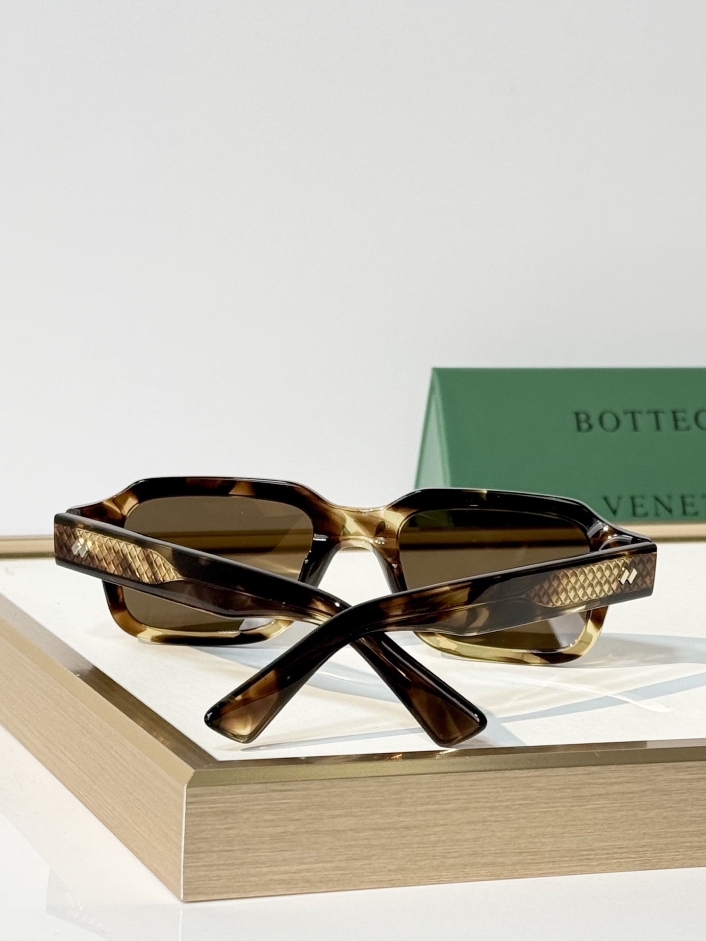 BOTTEGA VENET* MODEL：BV1442S SIZE：51口20-148