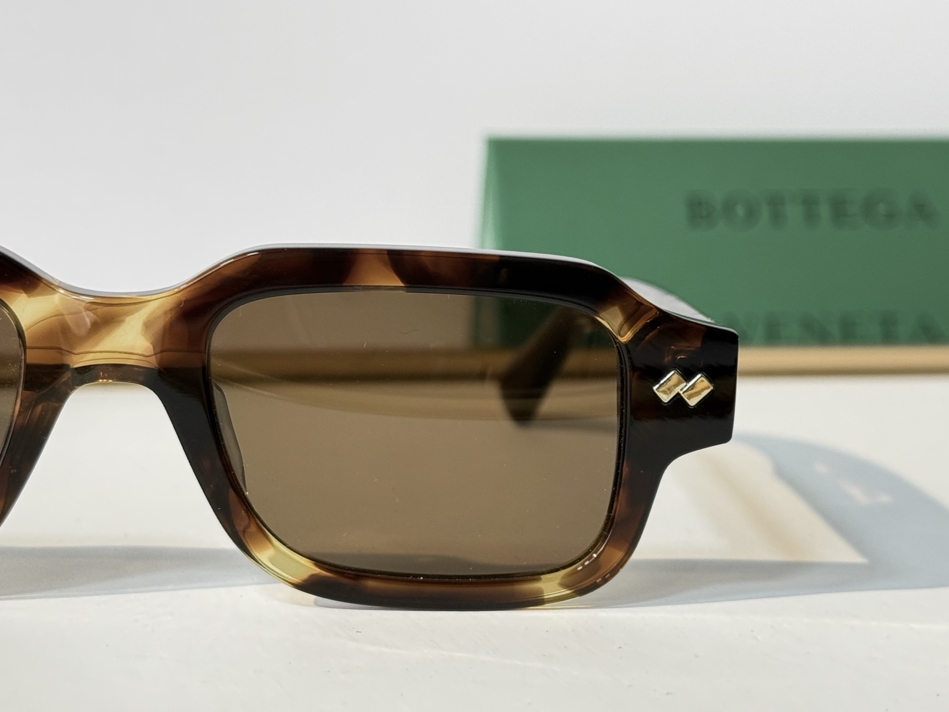BOTTEGA VENET* MODEL：BV1442S SIZE：51口20-148