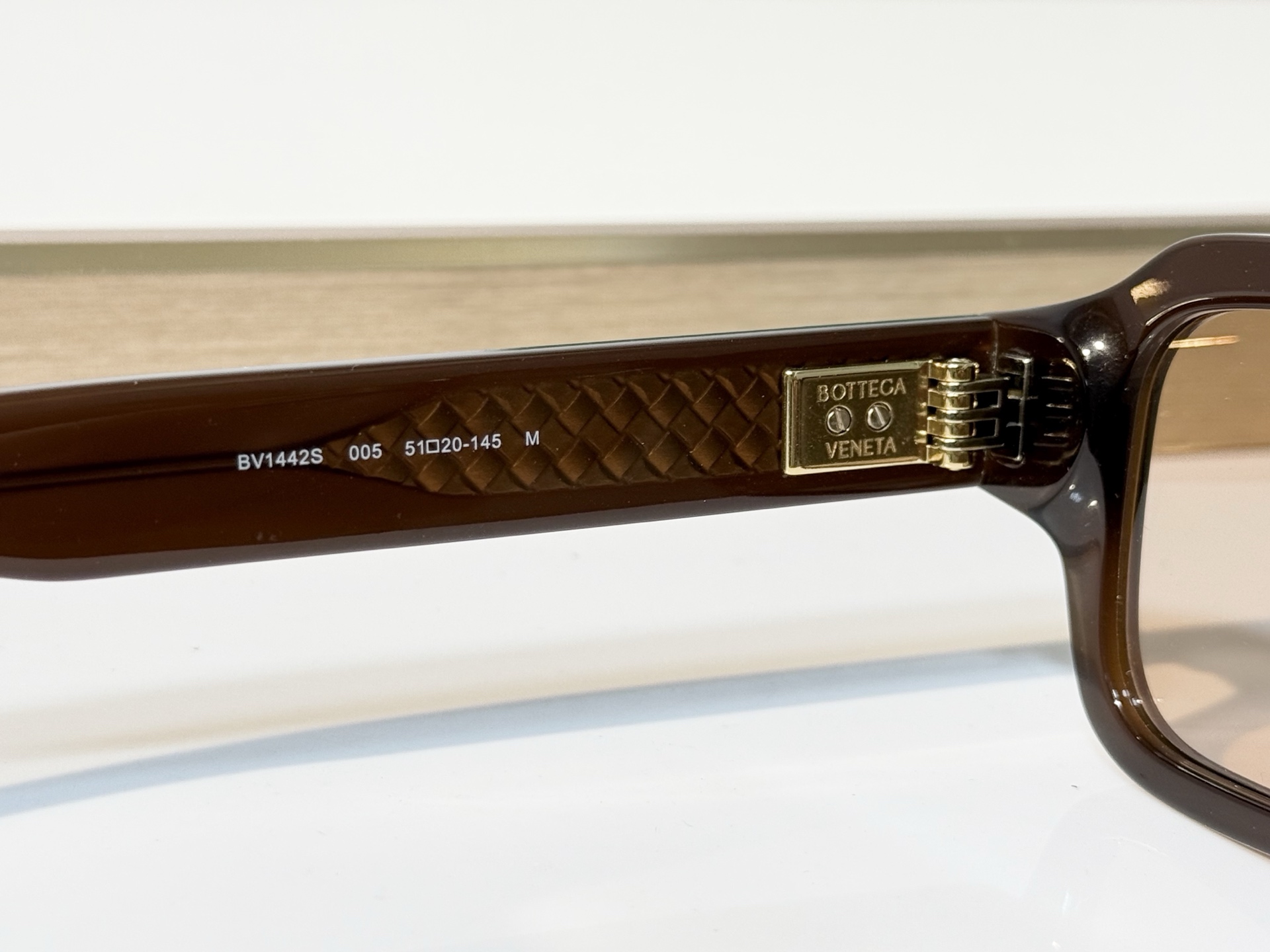 BOTTEGA VENET* MODEL：BV1442S SIZE：51口20-148