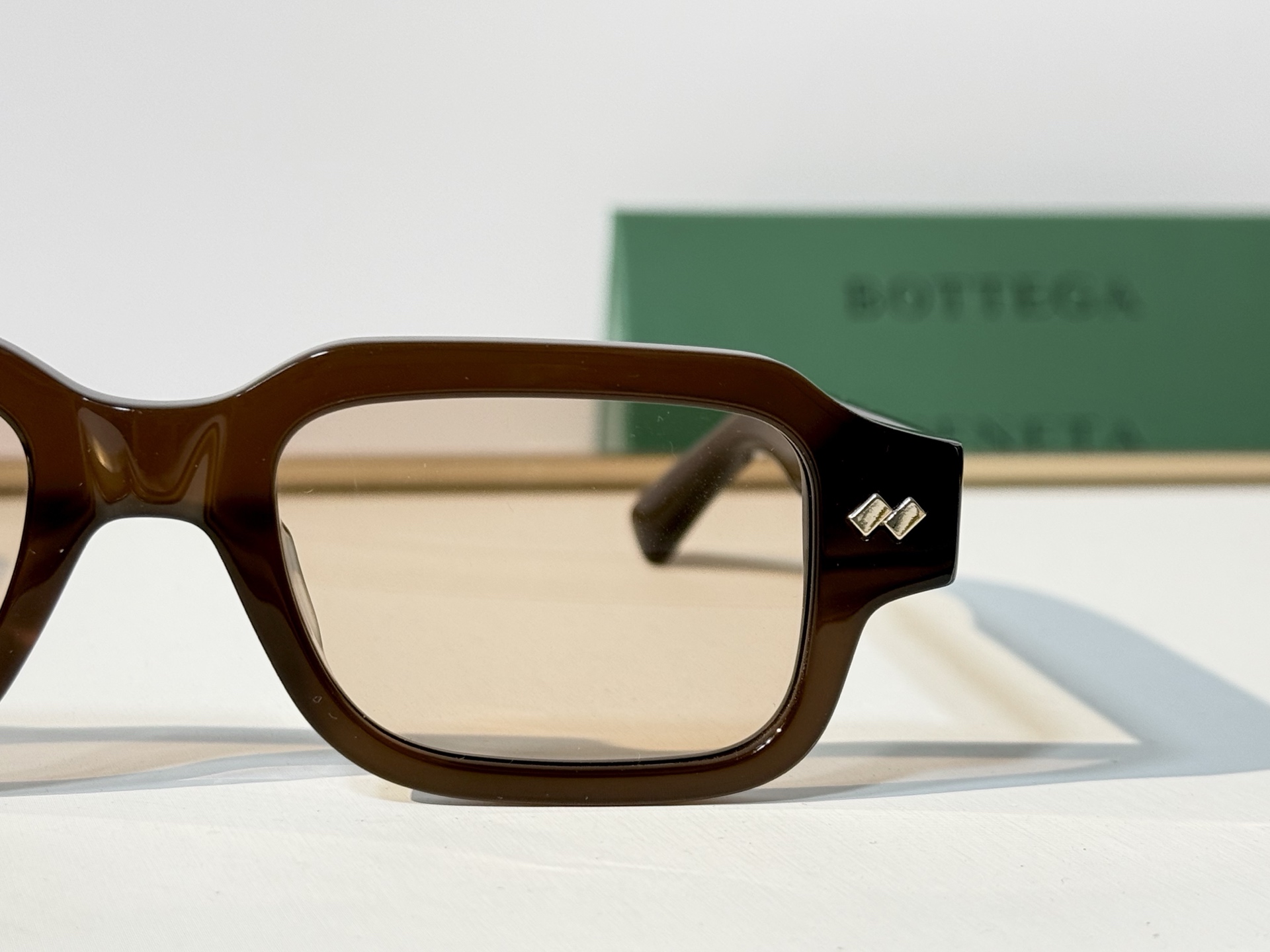 BOTTEGA VENET* MODEL：BV1442S SIZE：51口20-148