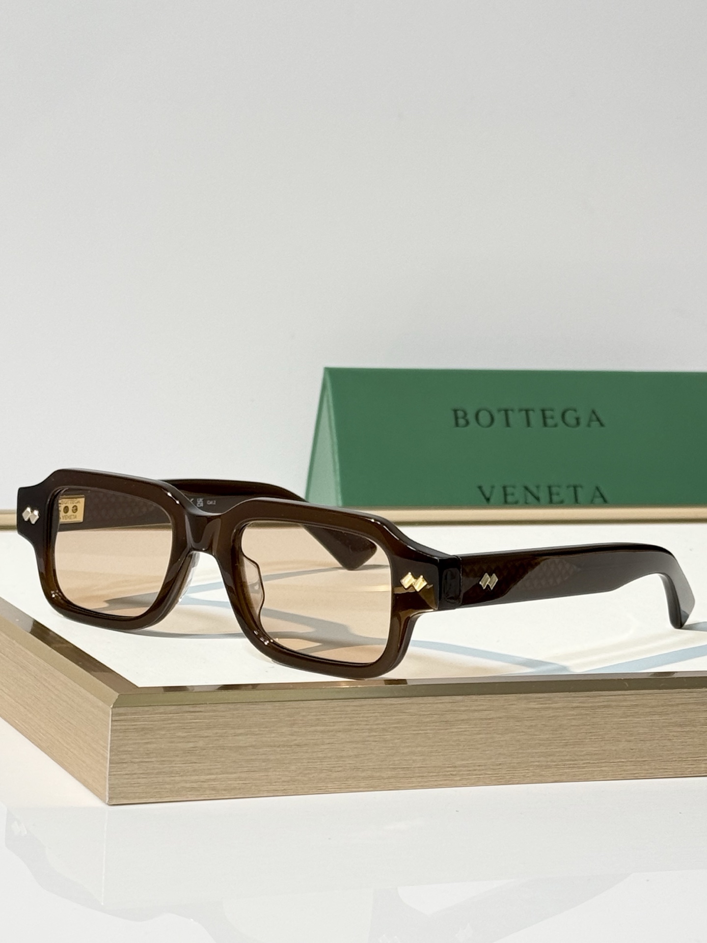 BOTTEGA VENET* MODEL：BV1442S SIZE：51口20-148