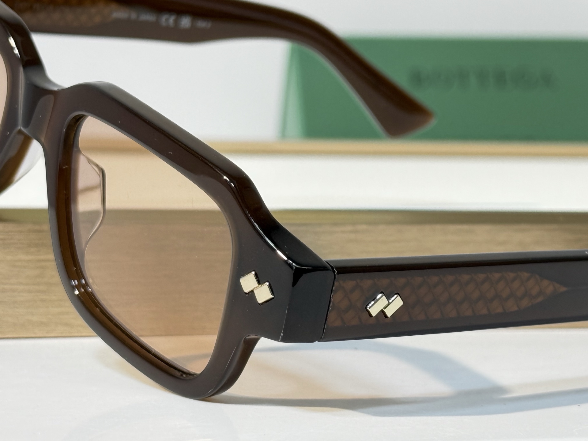 BOTTEGA VENET* MODEL：BV1442S SIZE：51口20-148