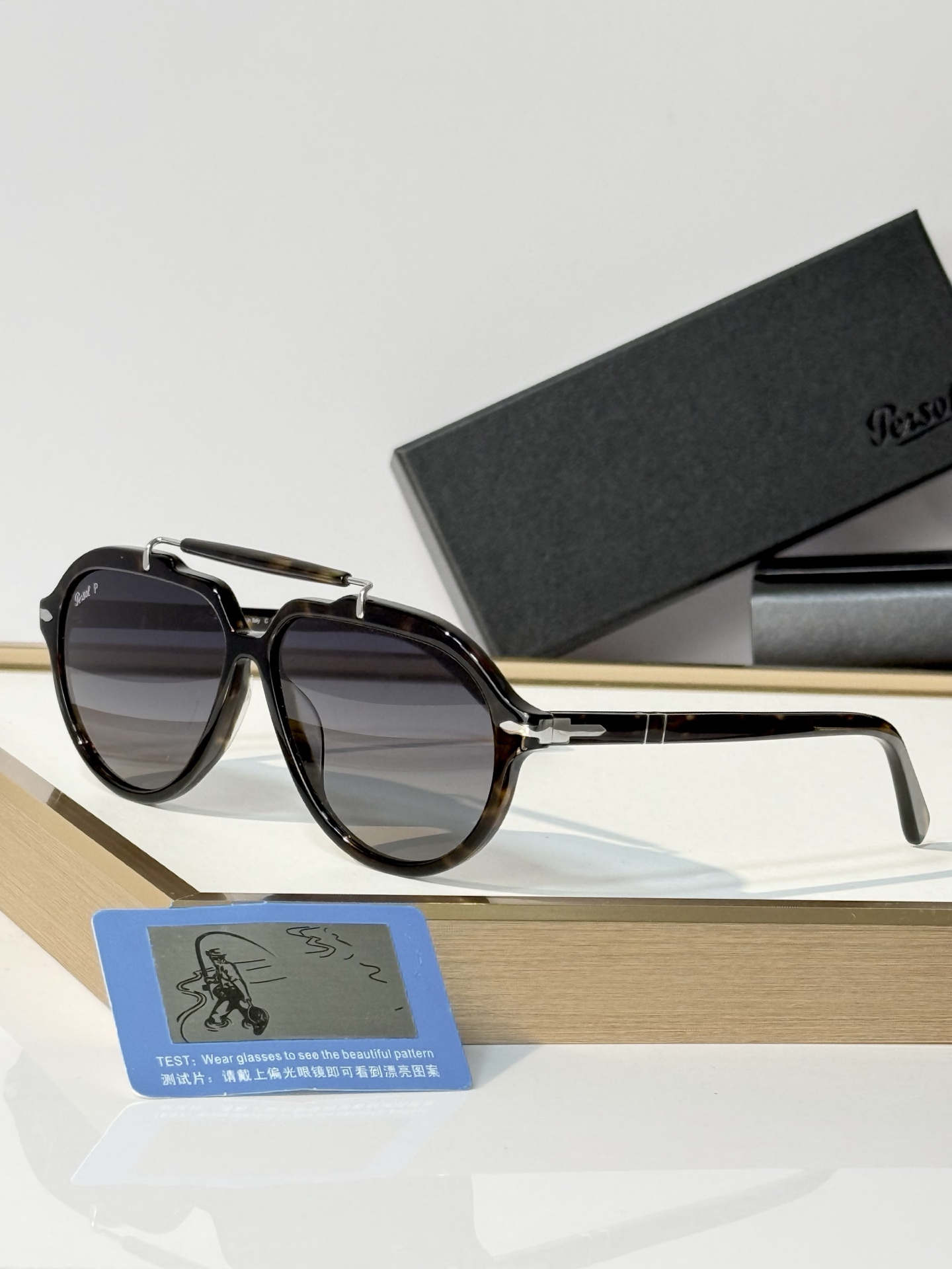 Persol MODEL：0202-S SIZE：57口13-140 