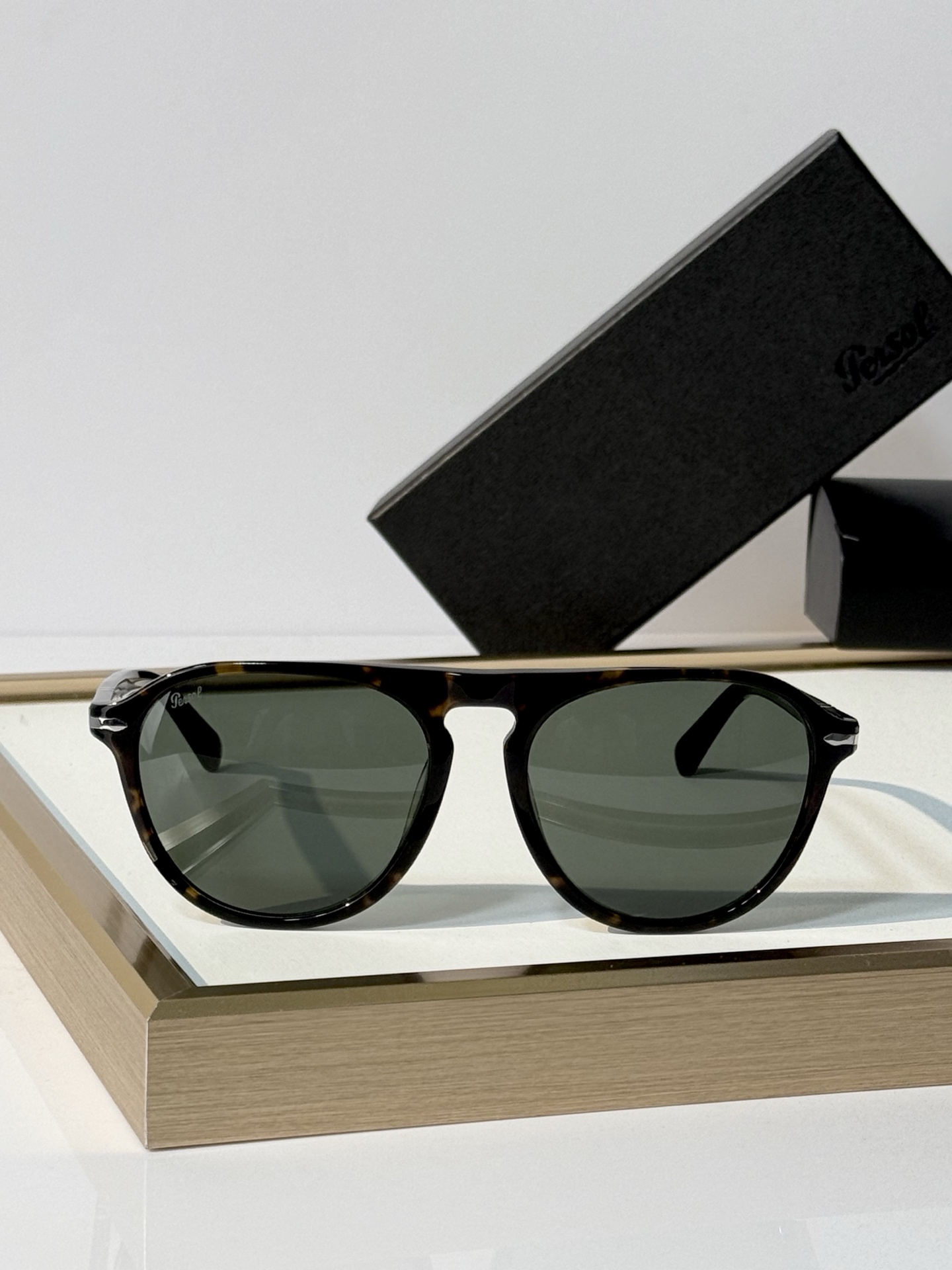 Persol MODEL：0PO3302S SIZE：55口19-145 