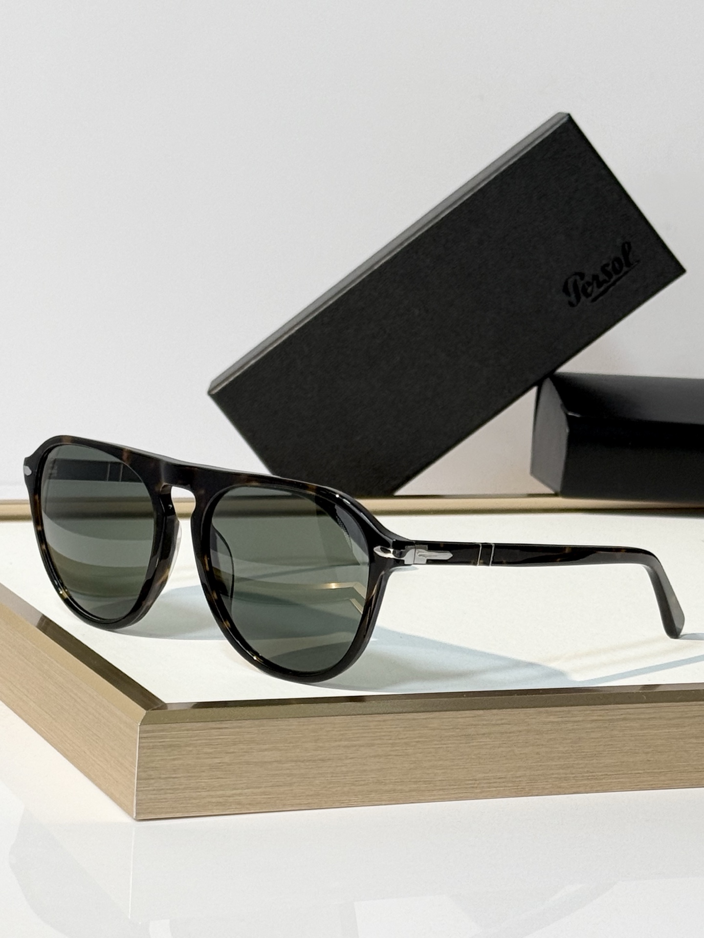 Persol MODEL：0PO3302S SIZE：55口19-145 