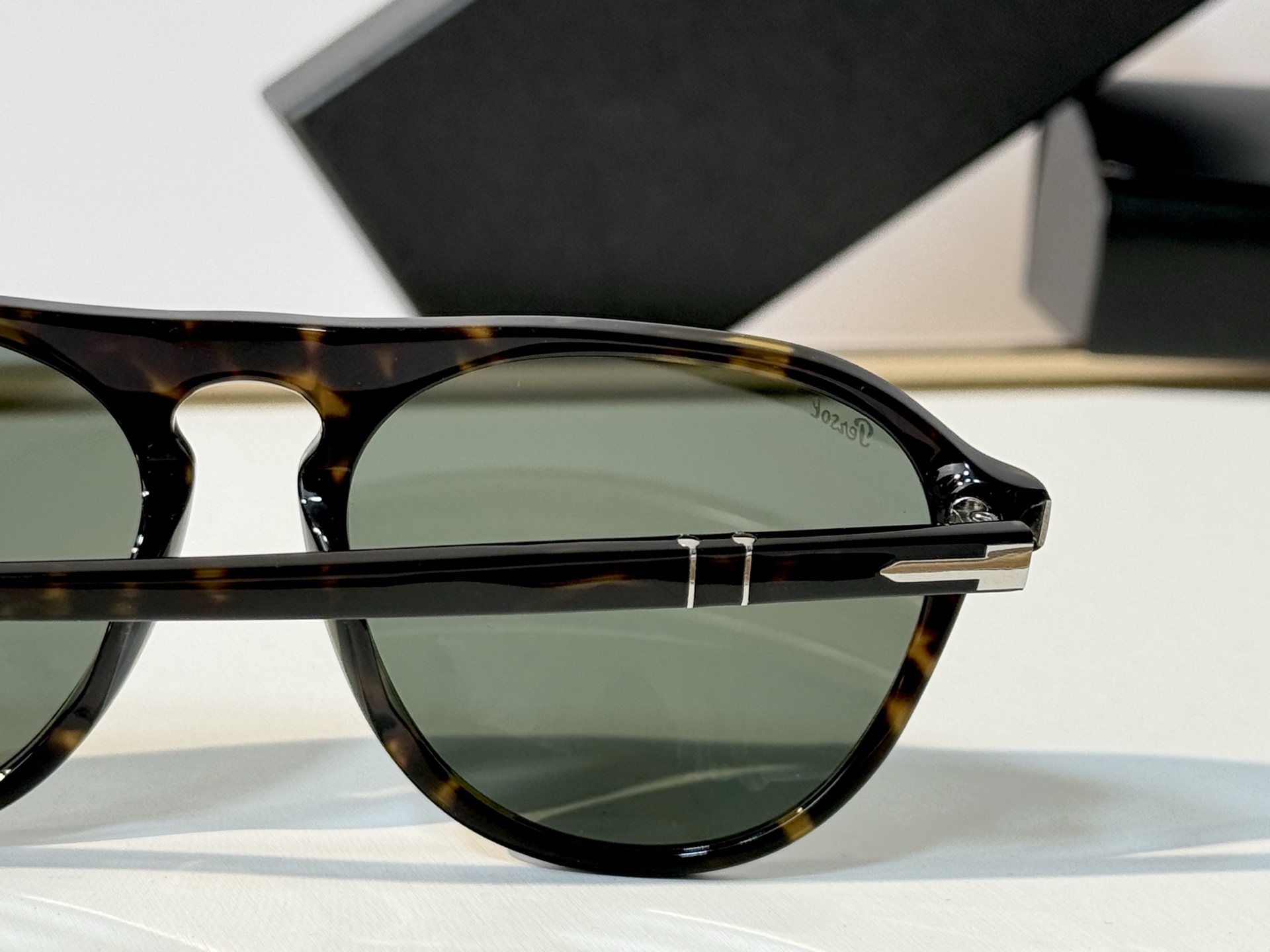 Persol MODEL：0PO3302S SIZE：55口19-145 