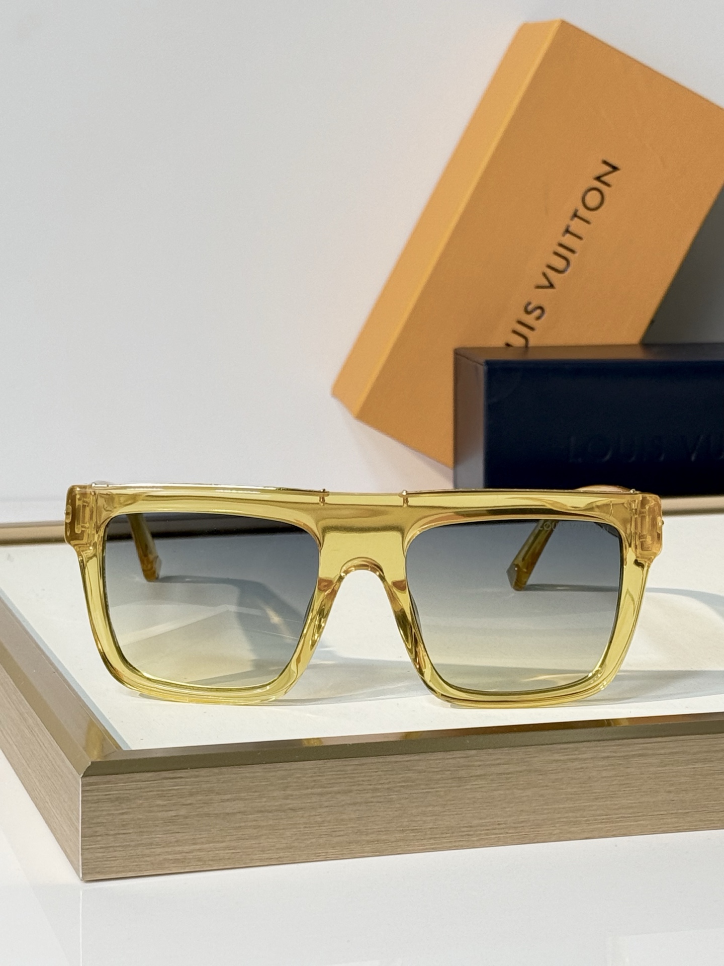 LOUIS VUITTO* MOD：Z3064U Size：55口20-140 