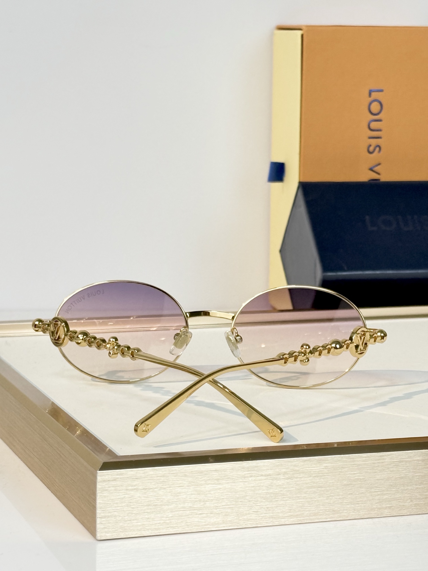 LOUIS VUITTON MODEL：Z7336U SIZE：57口19-147 
