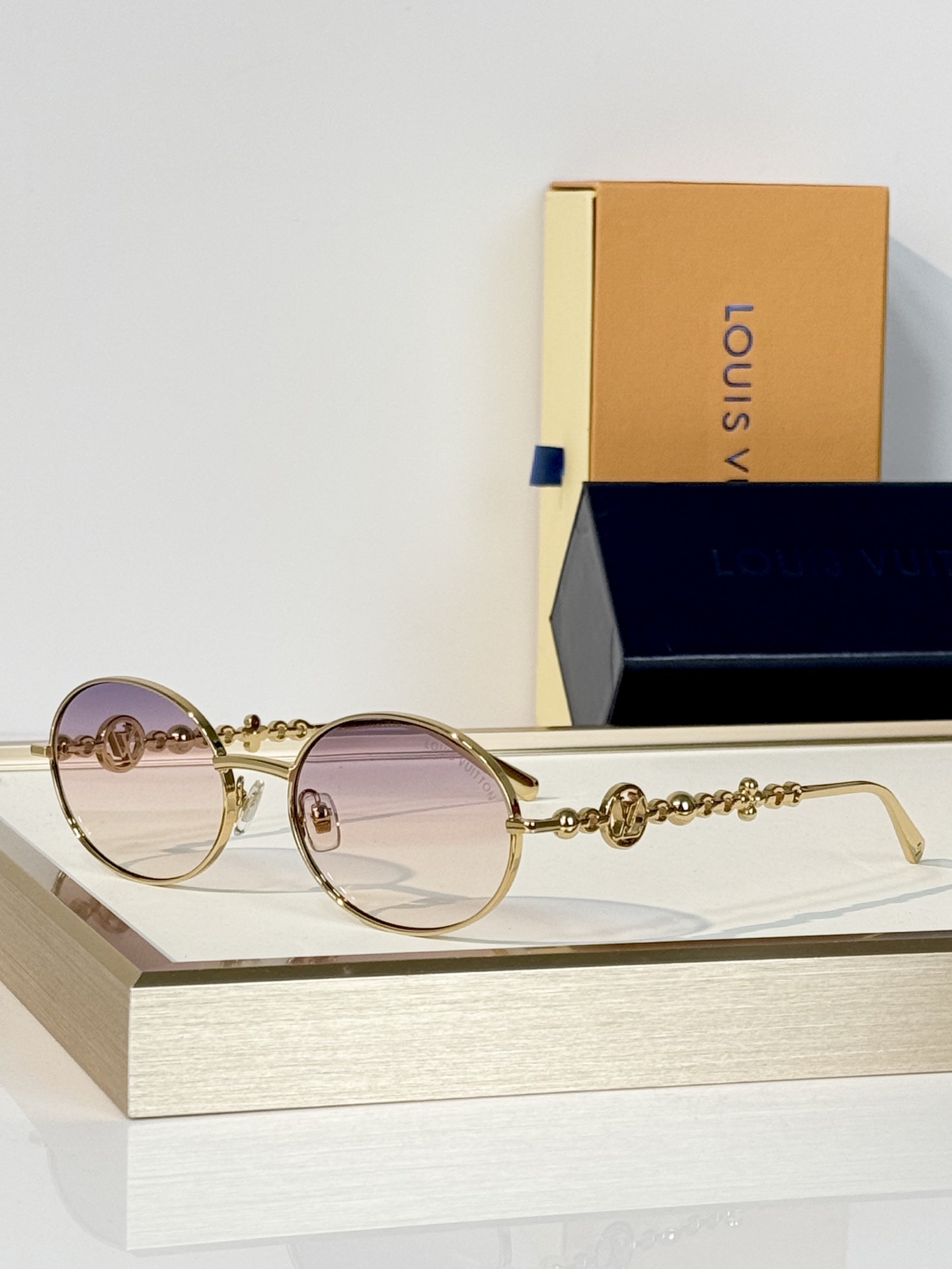 LOUIS VUITTON MODEL：Z7336U SIZE：57口19-147 
