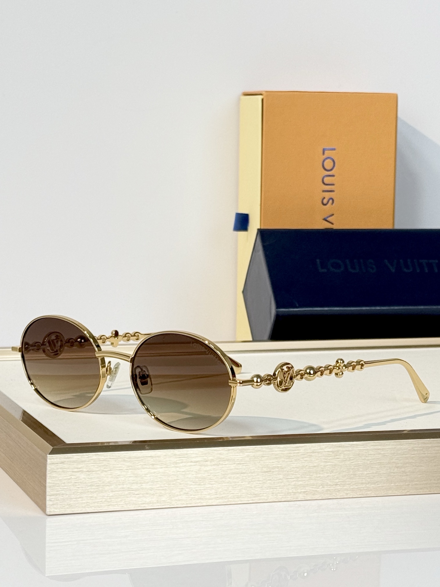 LOUIS VUITTON MODEL：Z7336U SIZE：57口19-147 