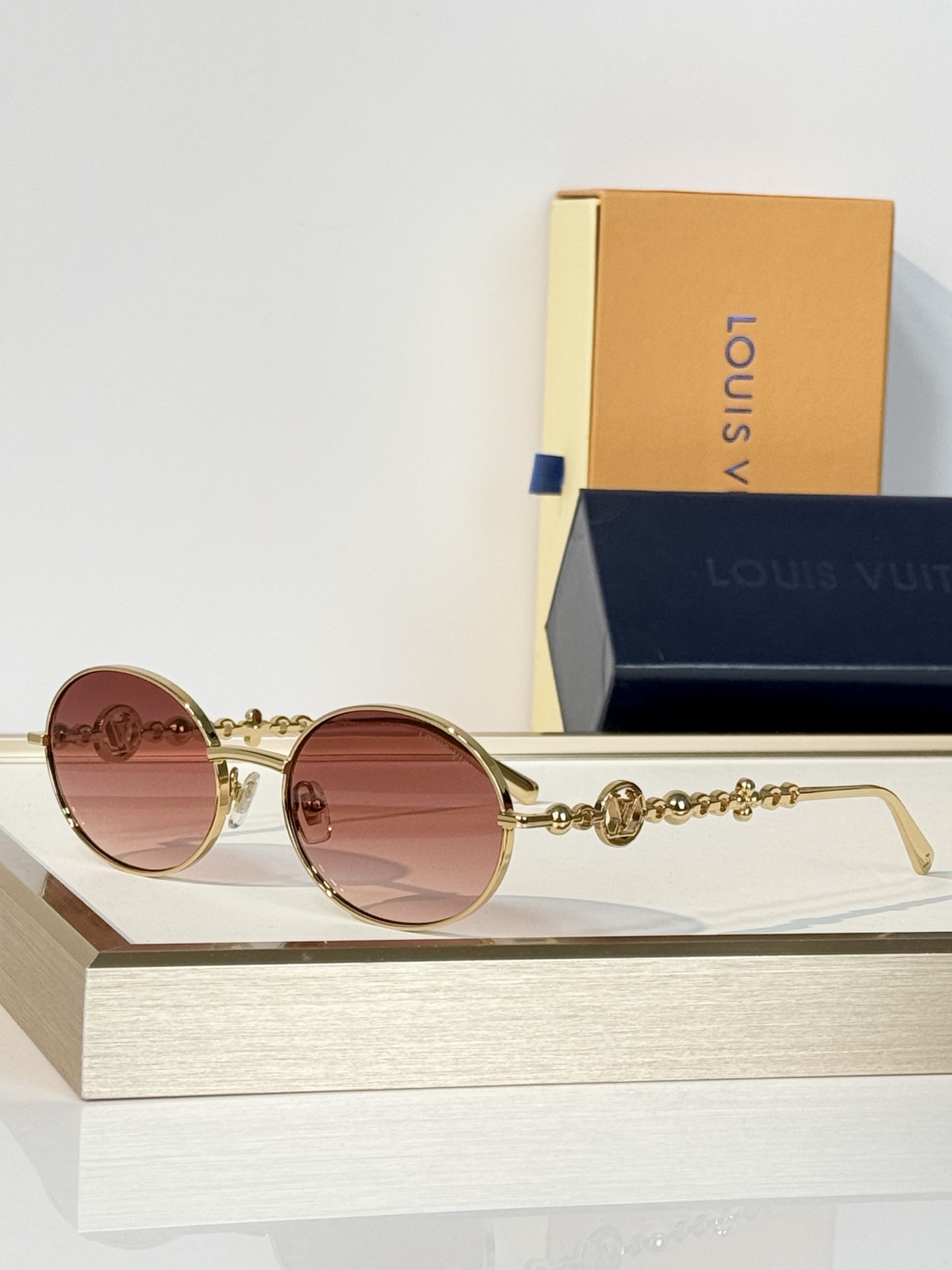 LOUIS VUITTON MODEL：Z7336U SIZE：57口19-147 