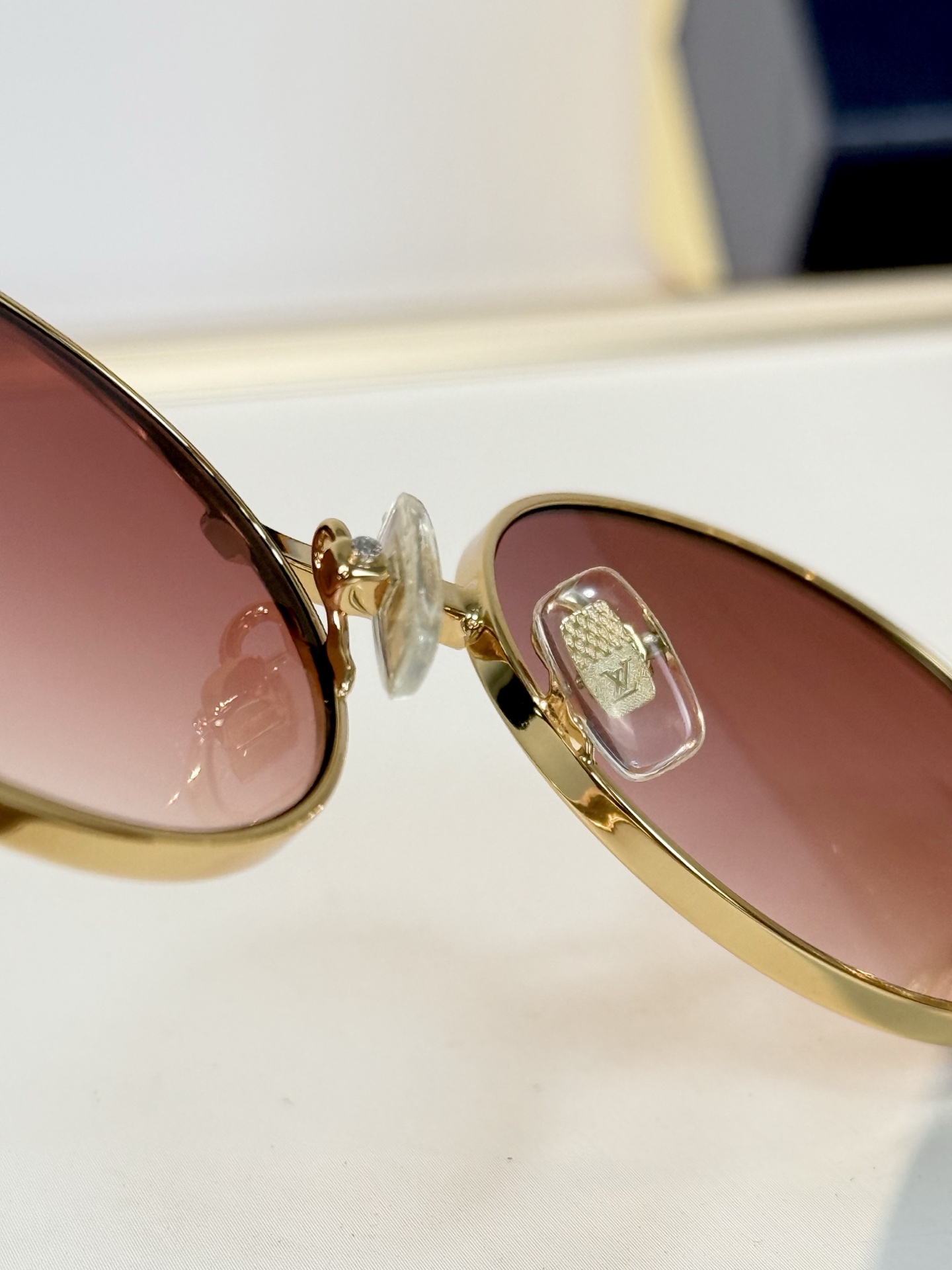 LOUIS VUITTON MODEL：Z7336U SIZE：57口19-147 