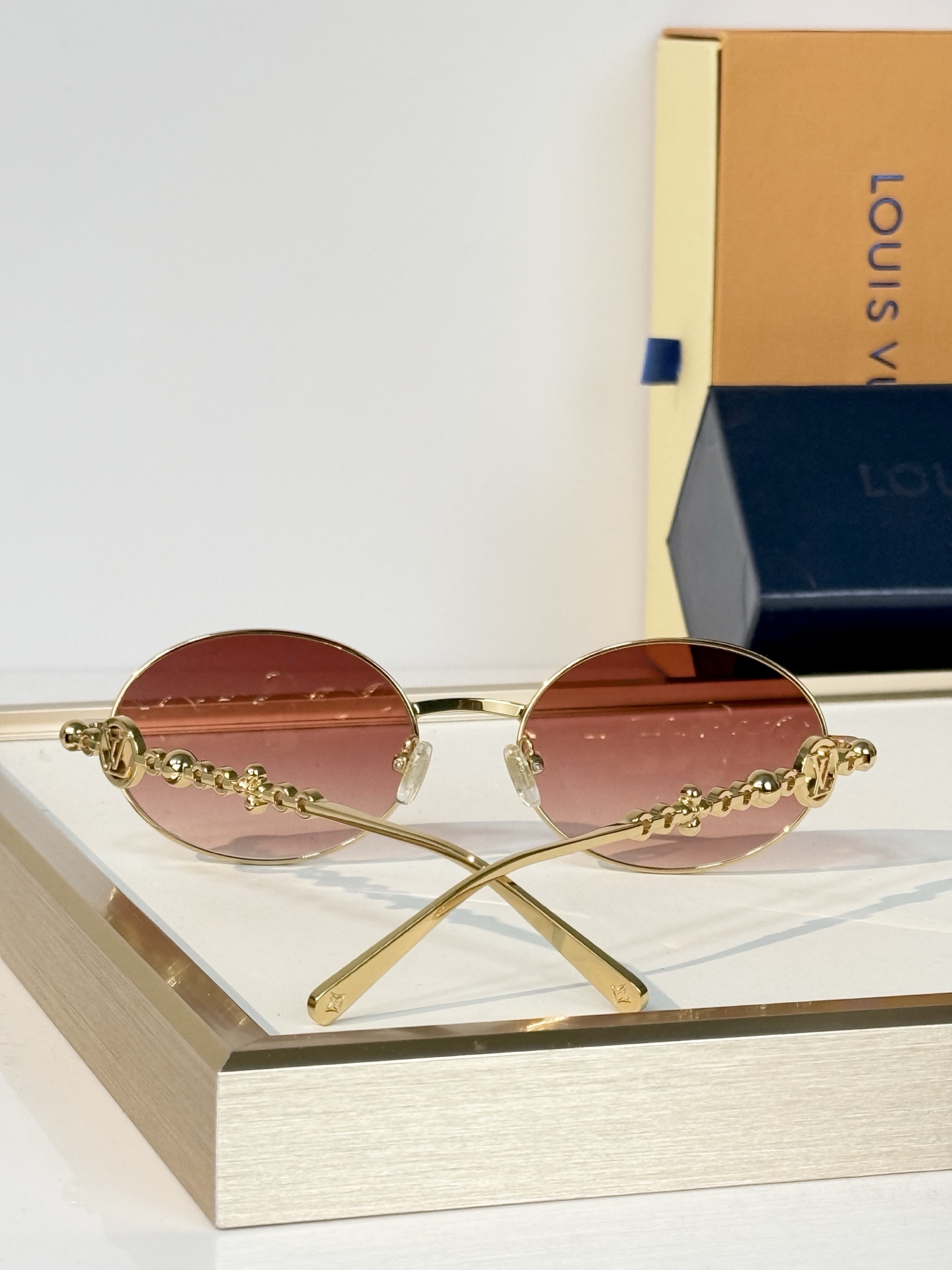 LOUIS VUITTON MODEL：Z7336U SIZE：57口19-147 