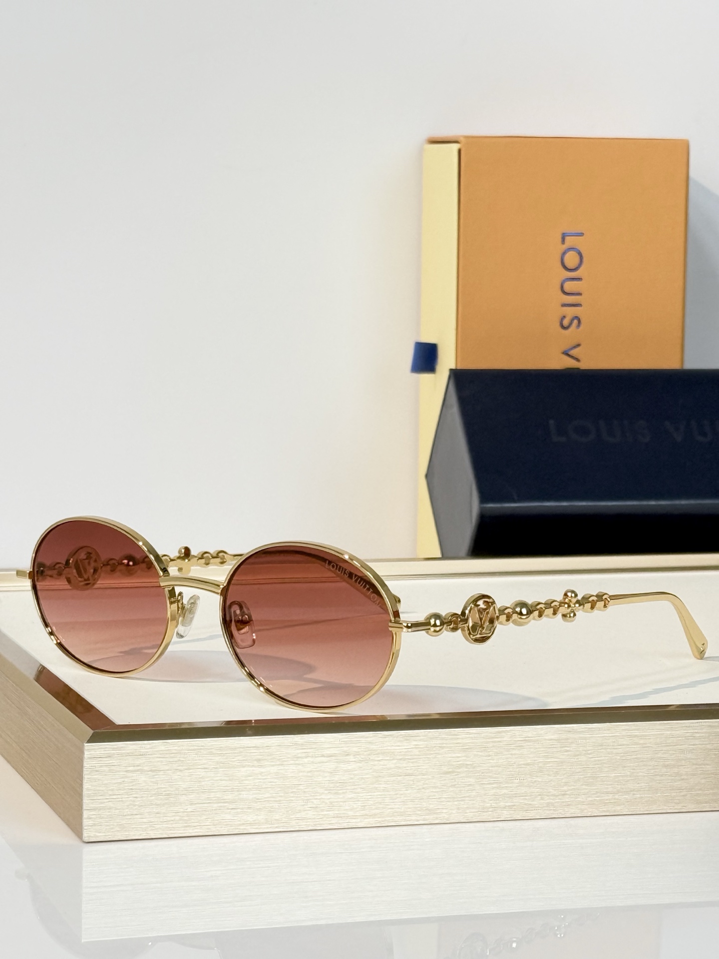 LOUIS VUITTON MODEL：Z7336U SIZE：57口19-147 