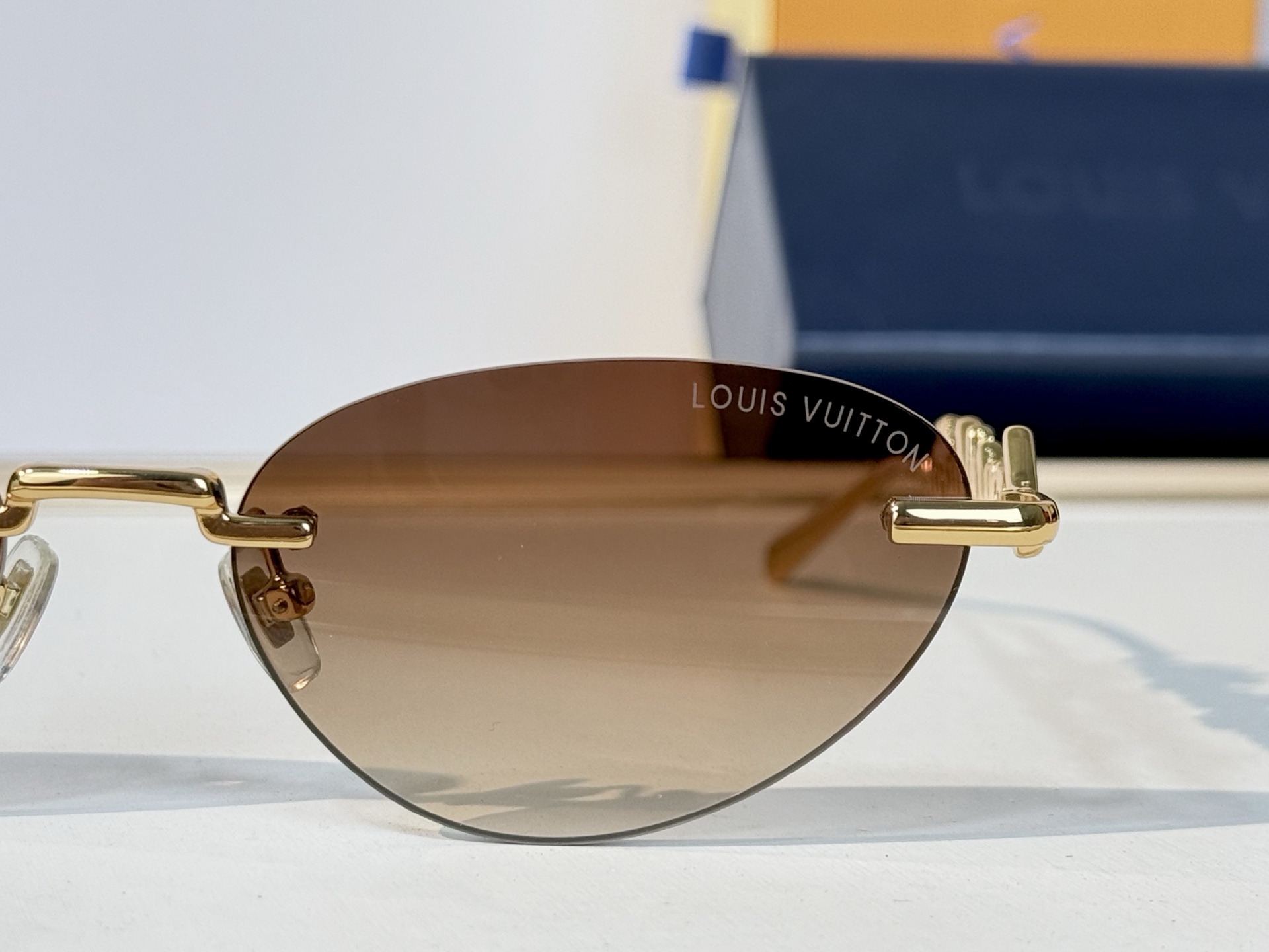 LOUIS VUITTON MODEL：Z7311U SIZE：57口17-145