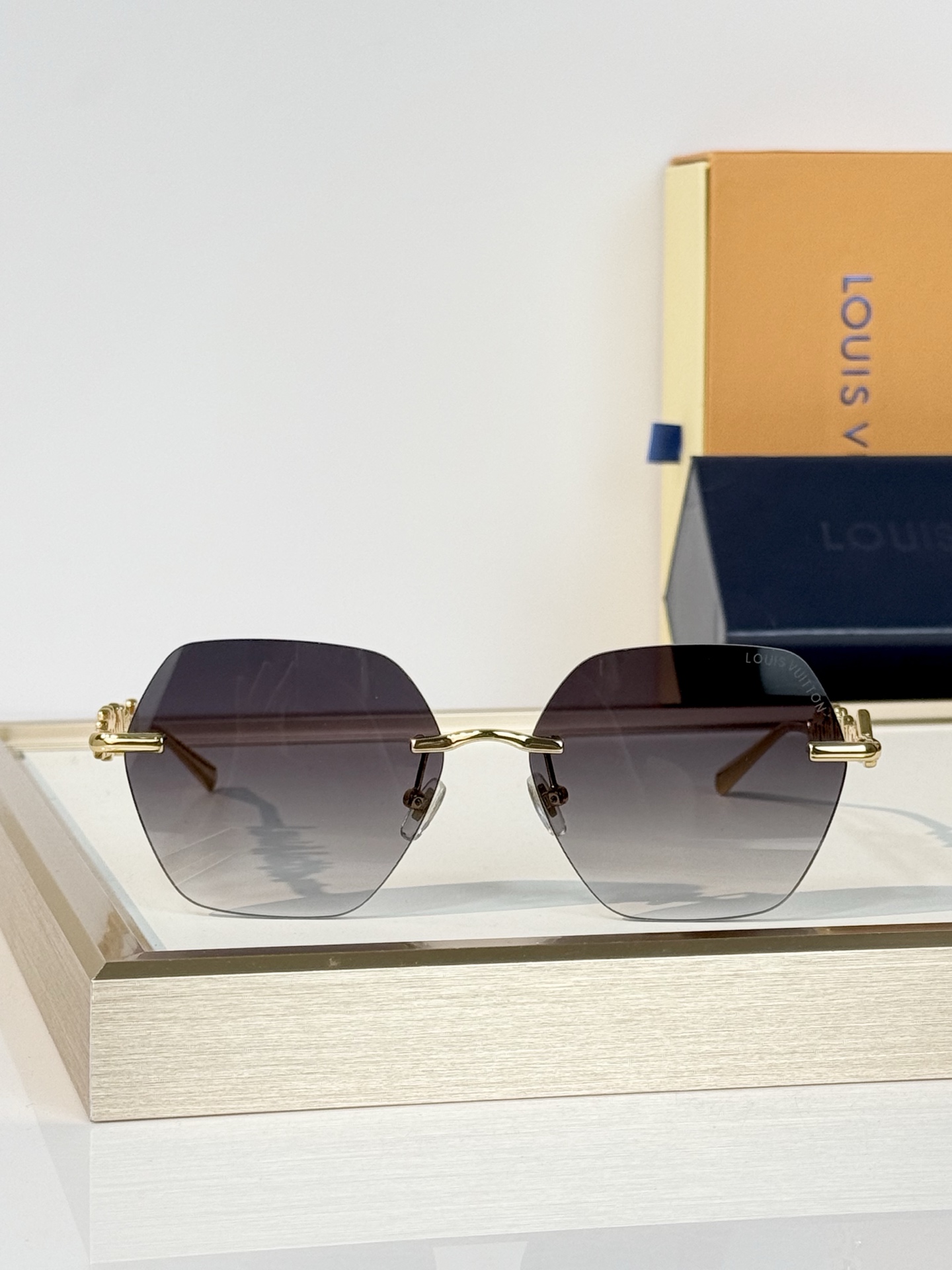 LOUIS VUITTON MODEL：Z7310U SIZE：59口15-145 