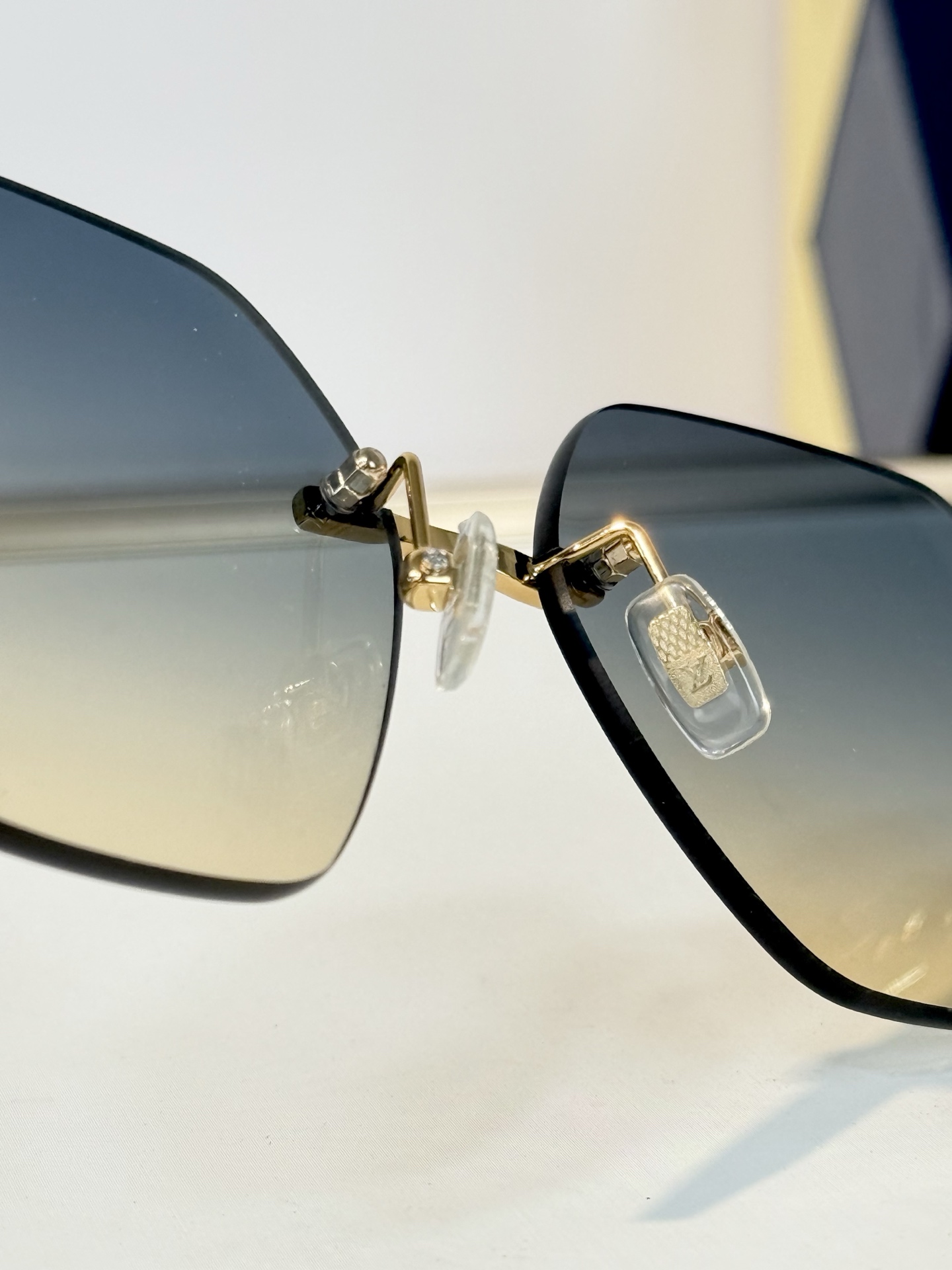 LOUIS VUITTON MODEL：Z7310U SIZE：59口15-145 