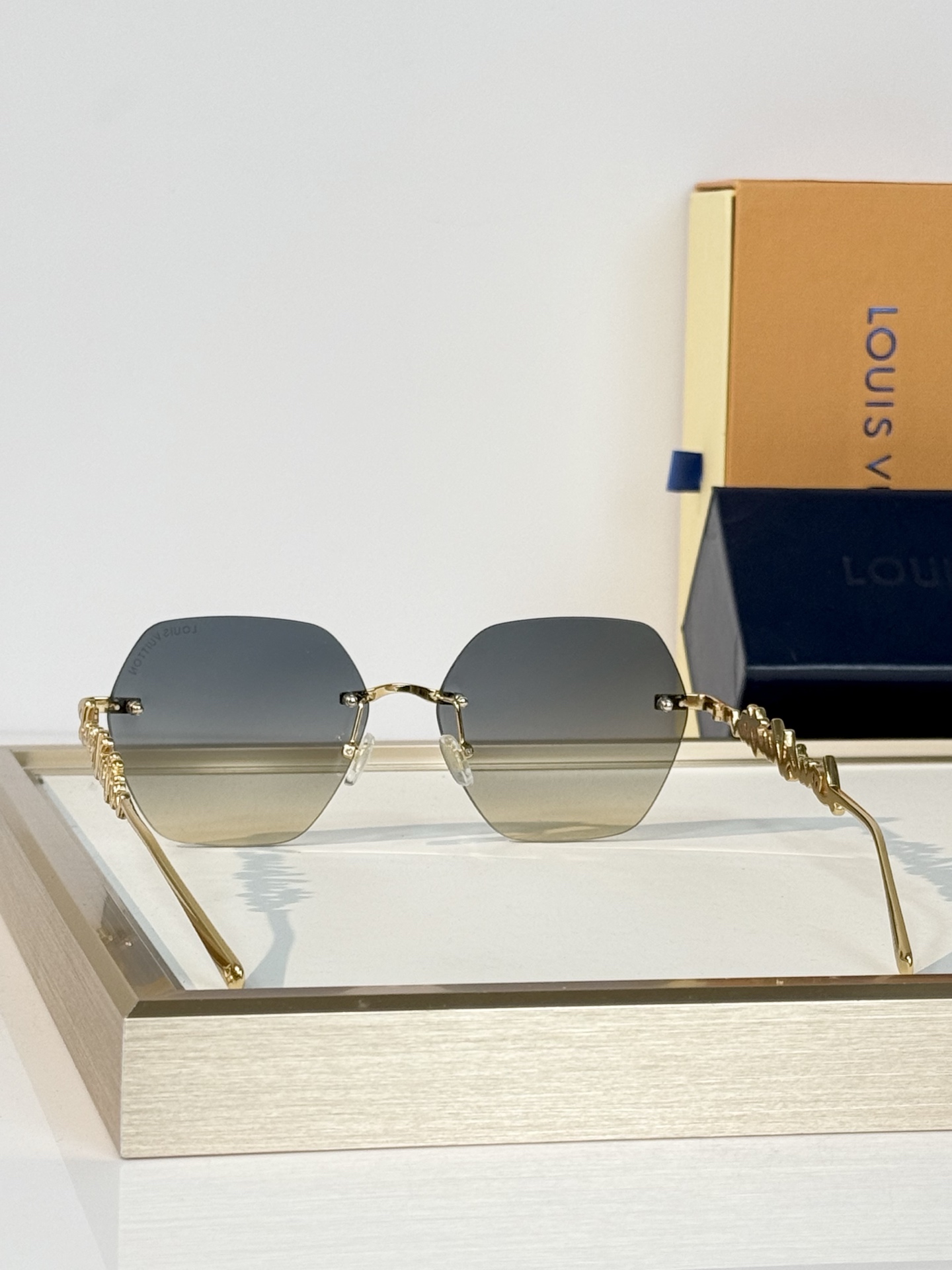 LOUIS VUITTON MODEL：Z7310U SIZE：59口15-145 