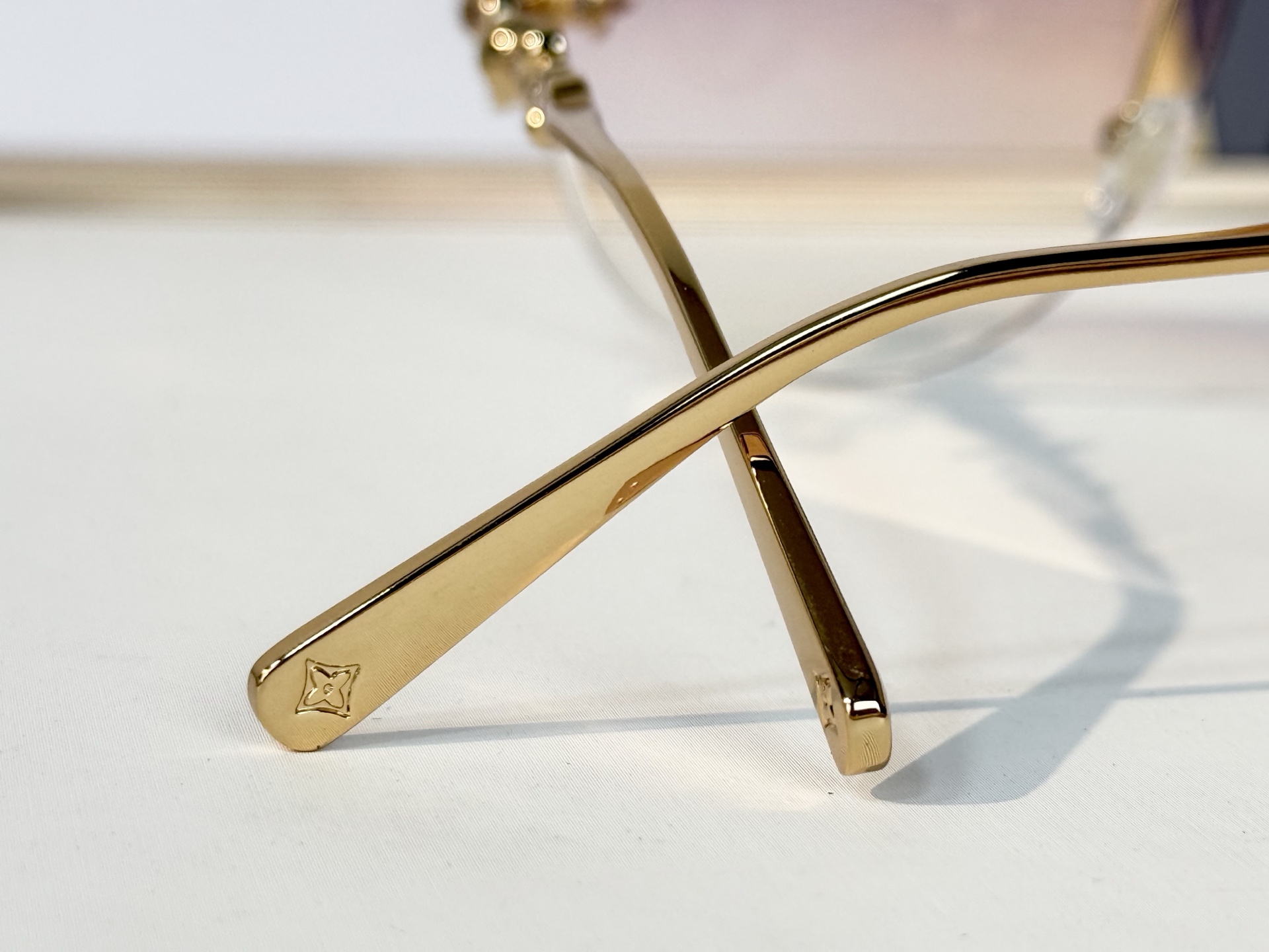 LOUIS VUITTON MODEL：Z3168U SIZE：64口14-147