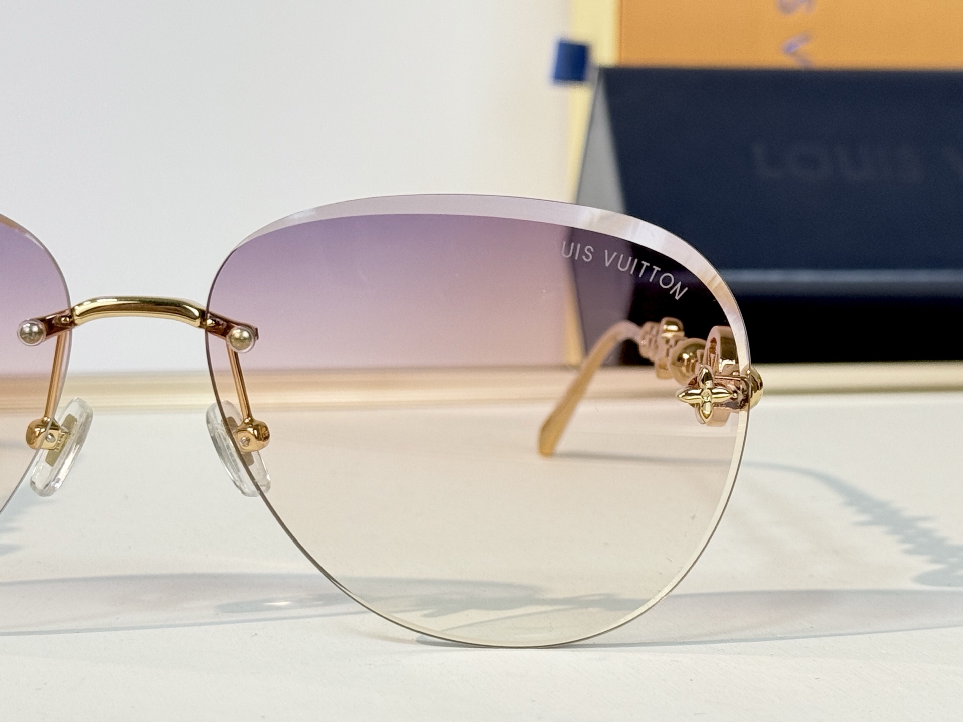 LOUIS VUITTON MODEL：Z3168U SIZE：64口14-147