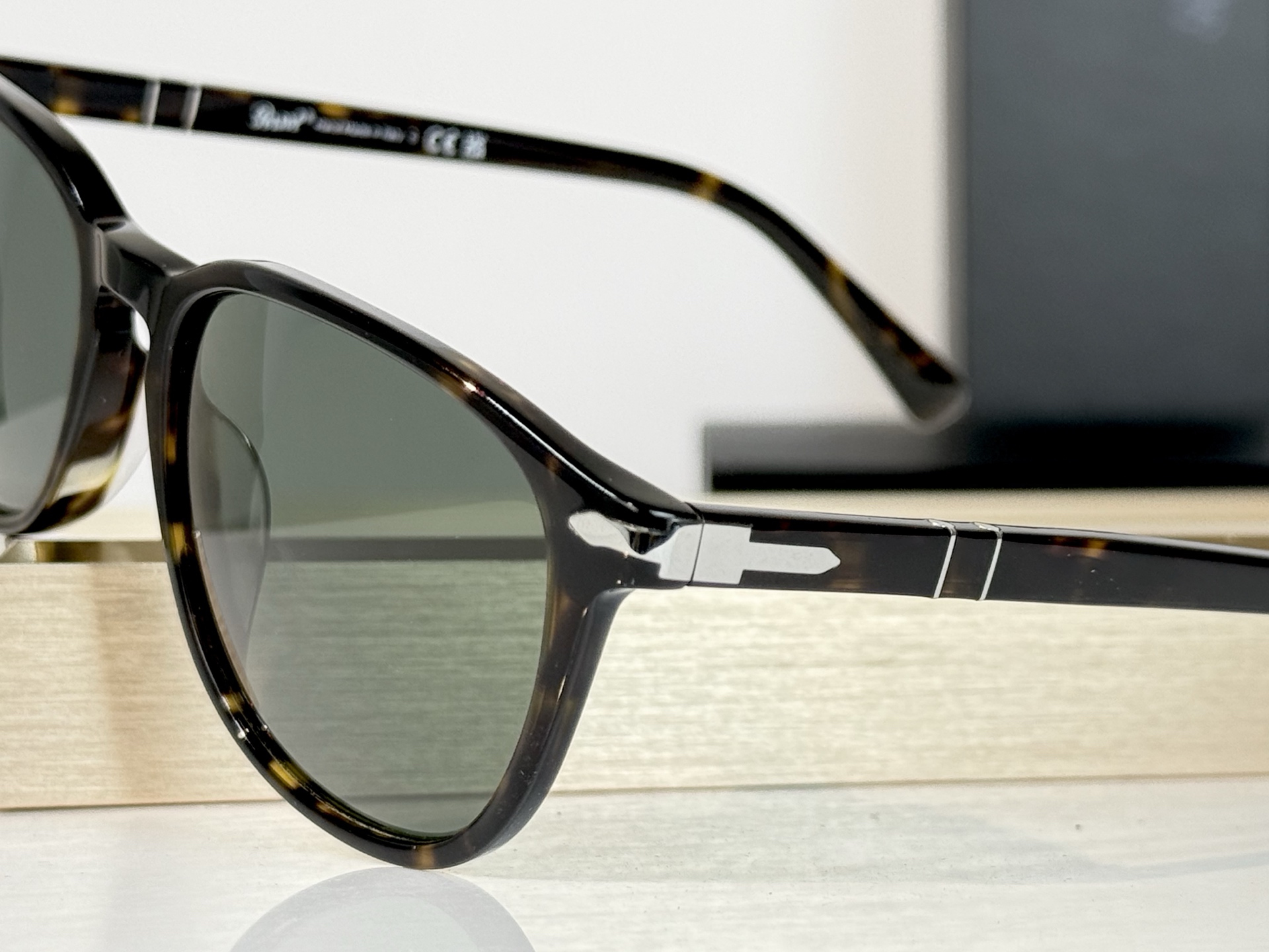 PERSOL  MODEL:0PO3019S SIZE:52口18 140 