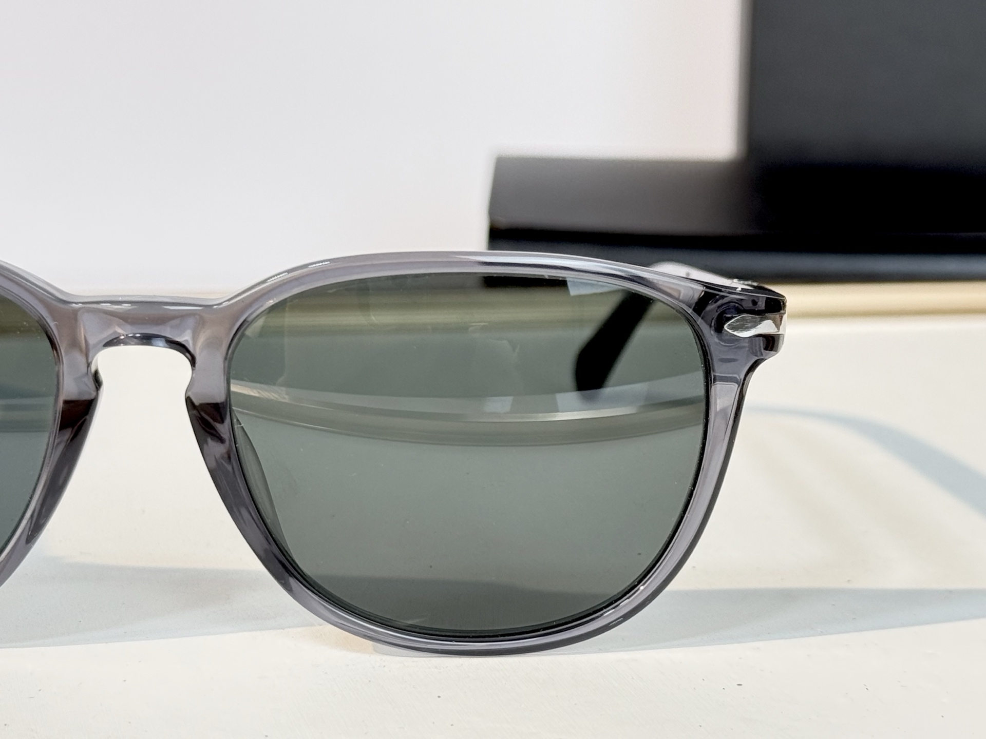 PERSOL  MODEL:0PO3019S SIZE:52口18 140