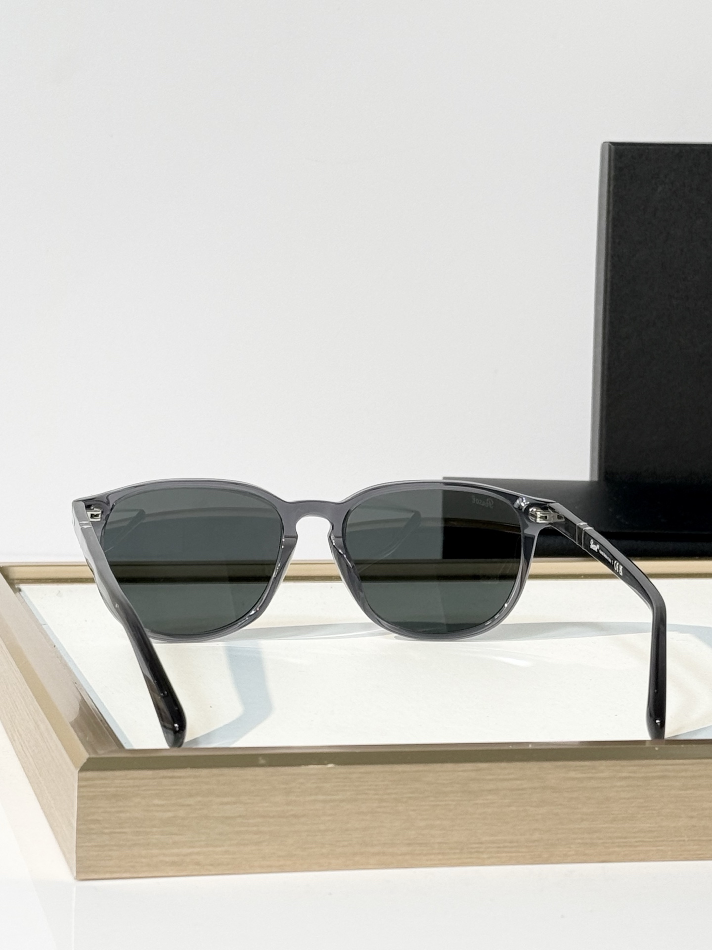 PERSOL  MODEL:0PO3019S SIZE:52口18 140