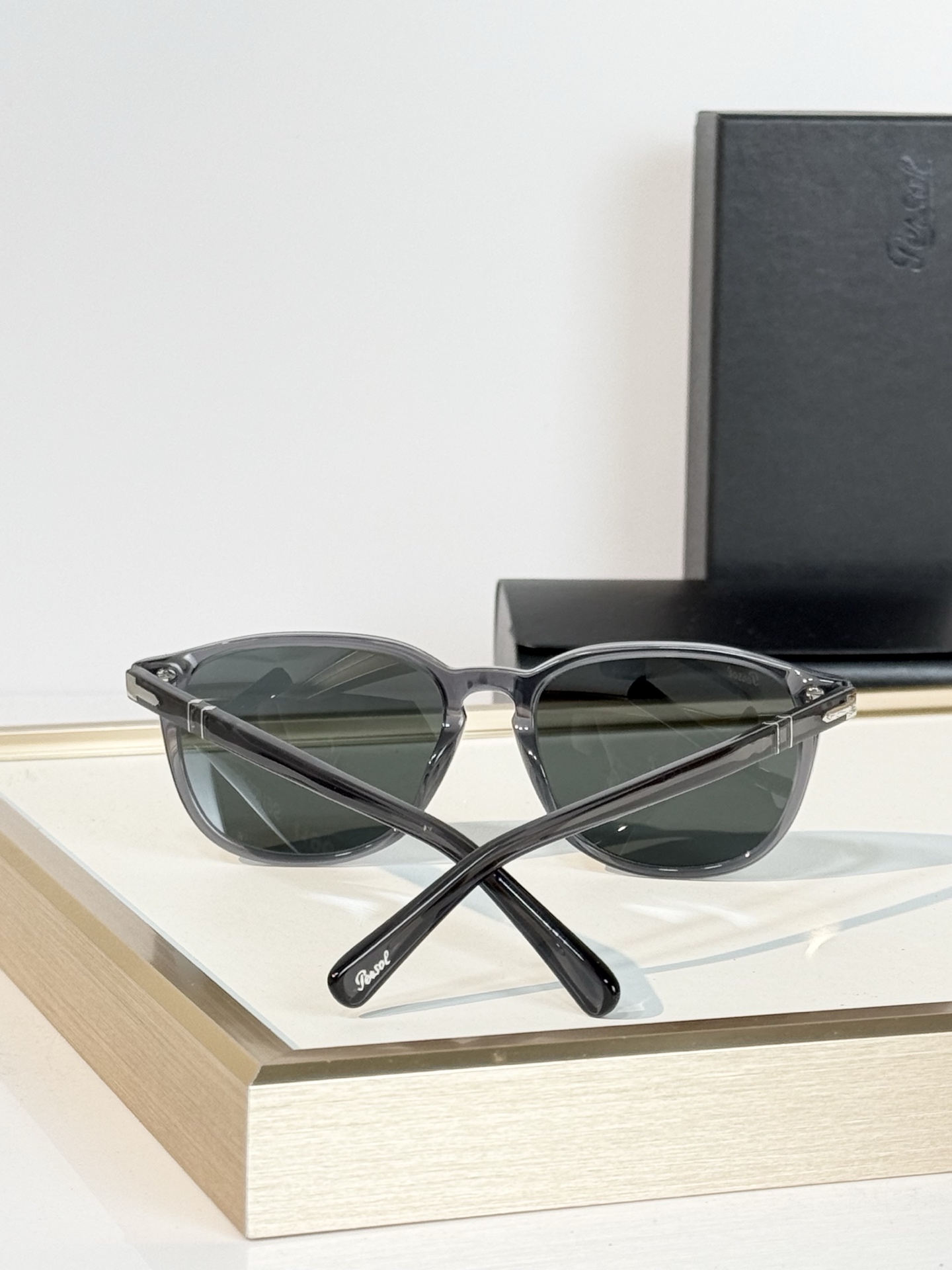 PERSOL  MODEL:0PO3019S SIZE:52口18 140