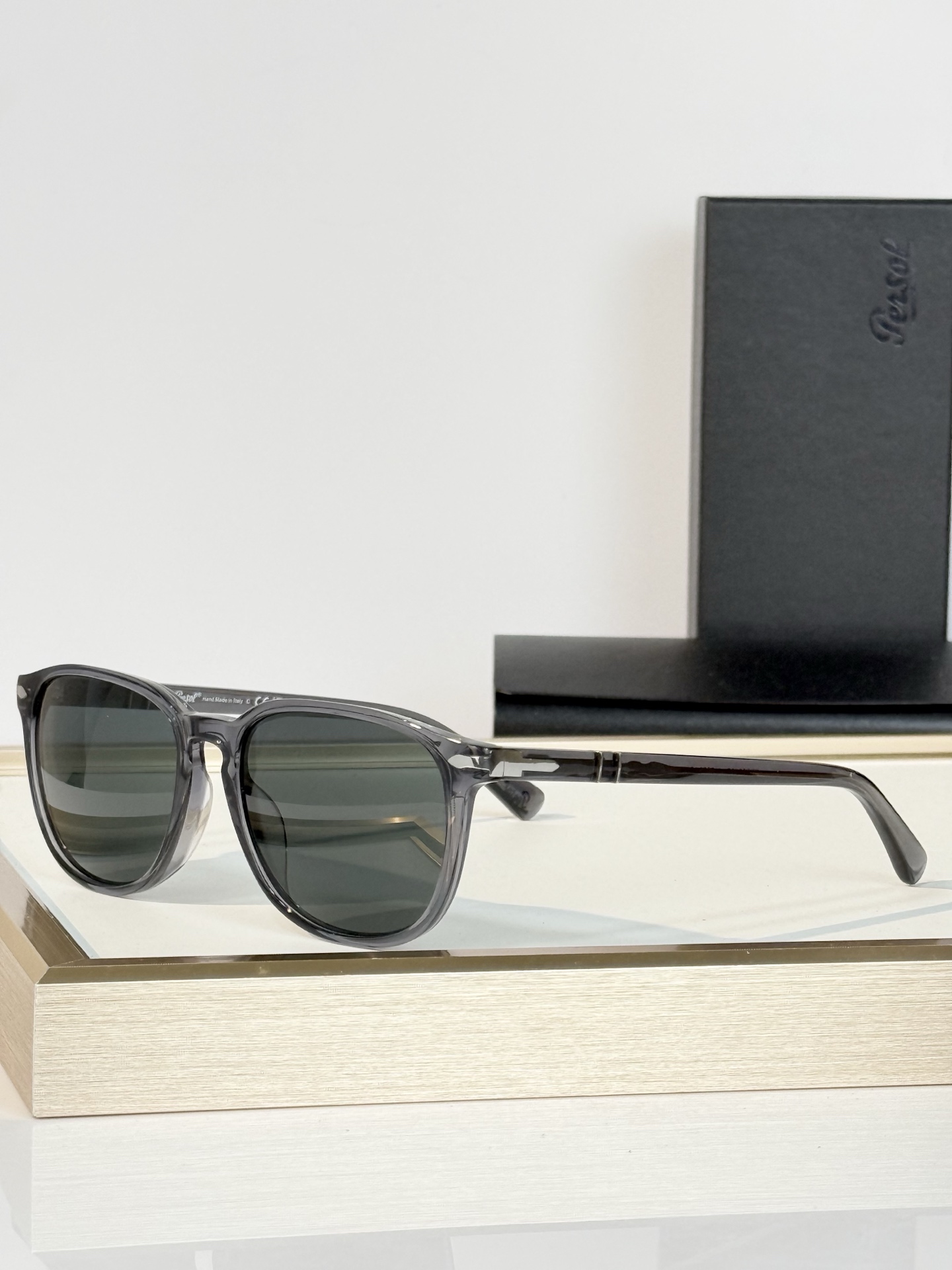 PERSOL  MODEL:0PO3019S SIZE:52口18 140