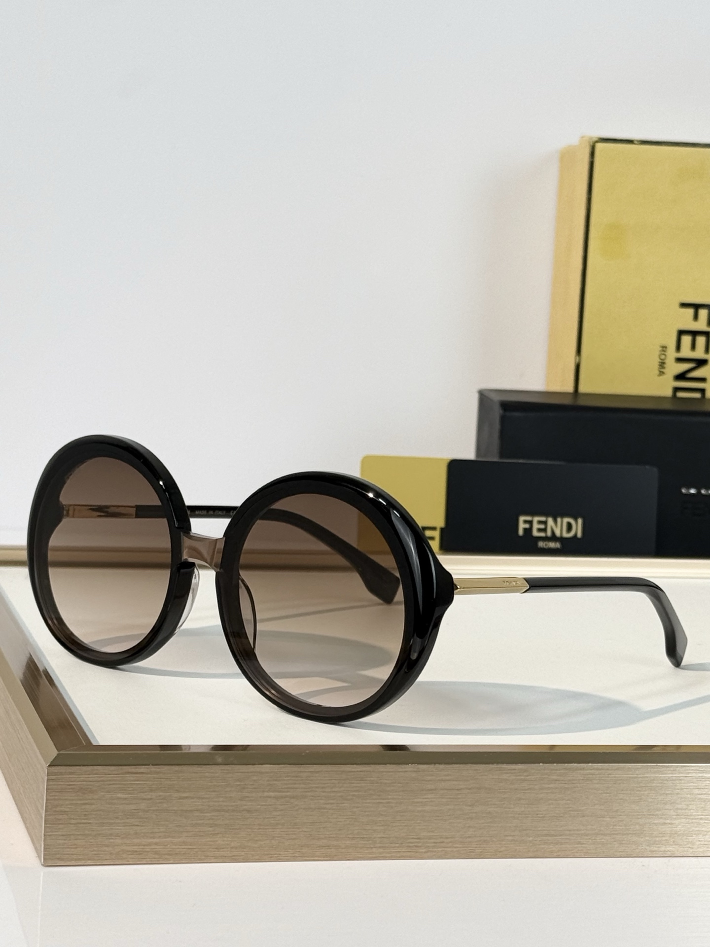 FENDI MODEL：FE 2175I SIZE：55口23-145  