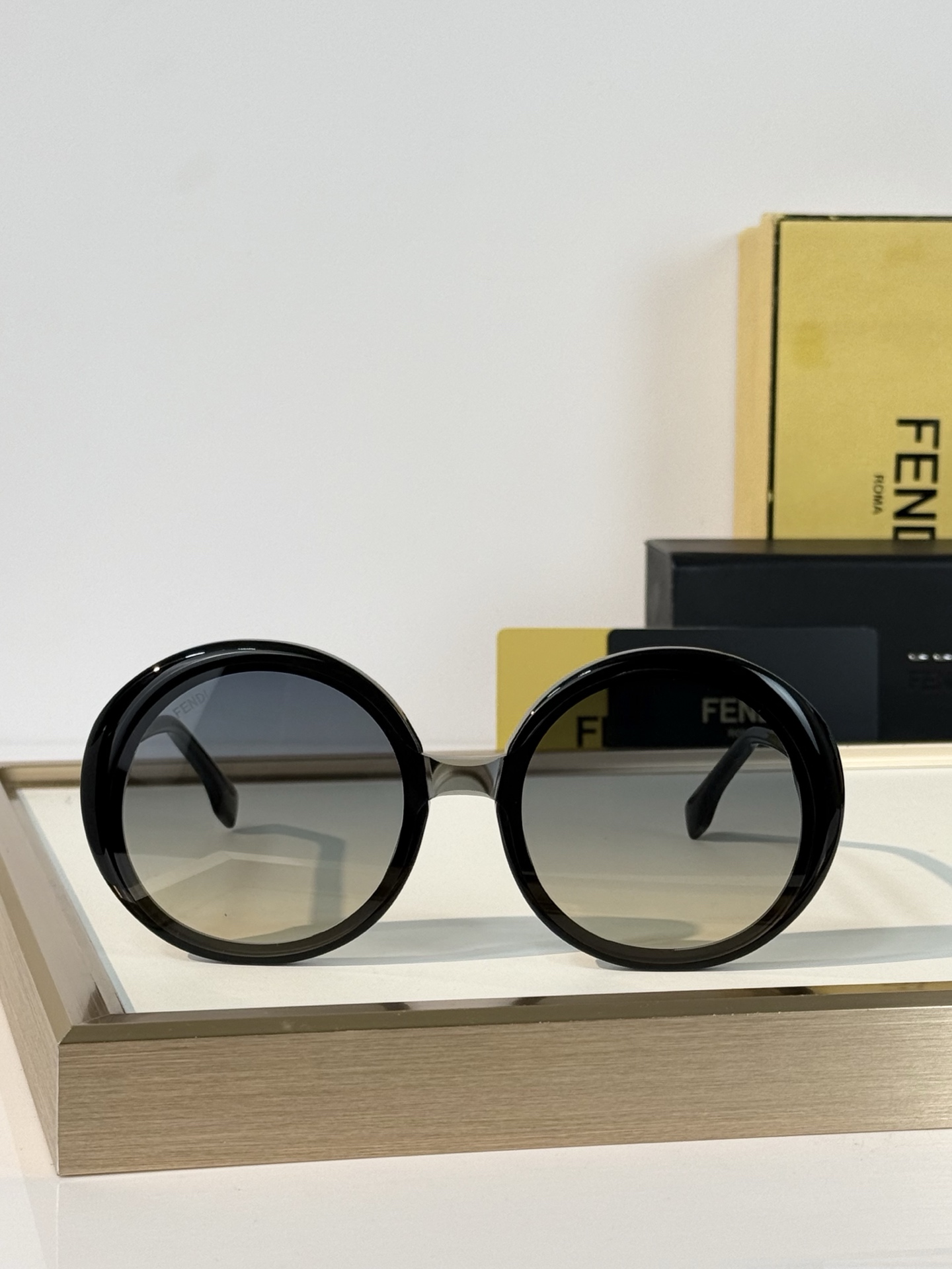 FENDI MODEL：FE 2175I SIZE：55口23-145  