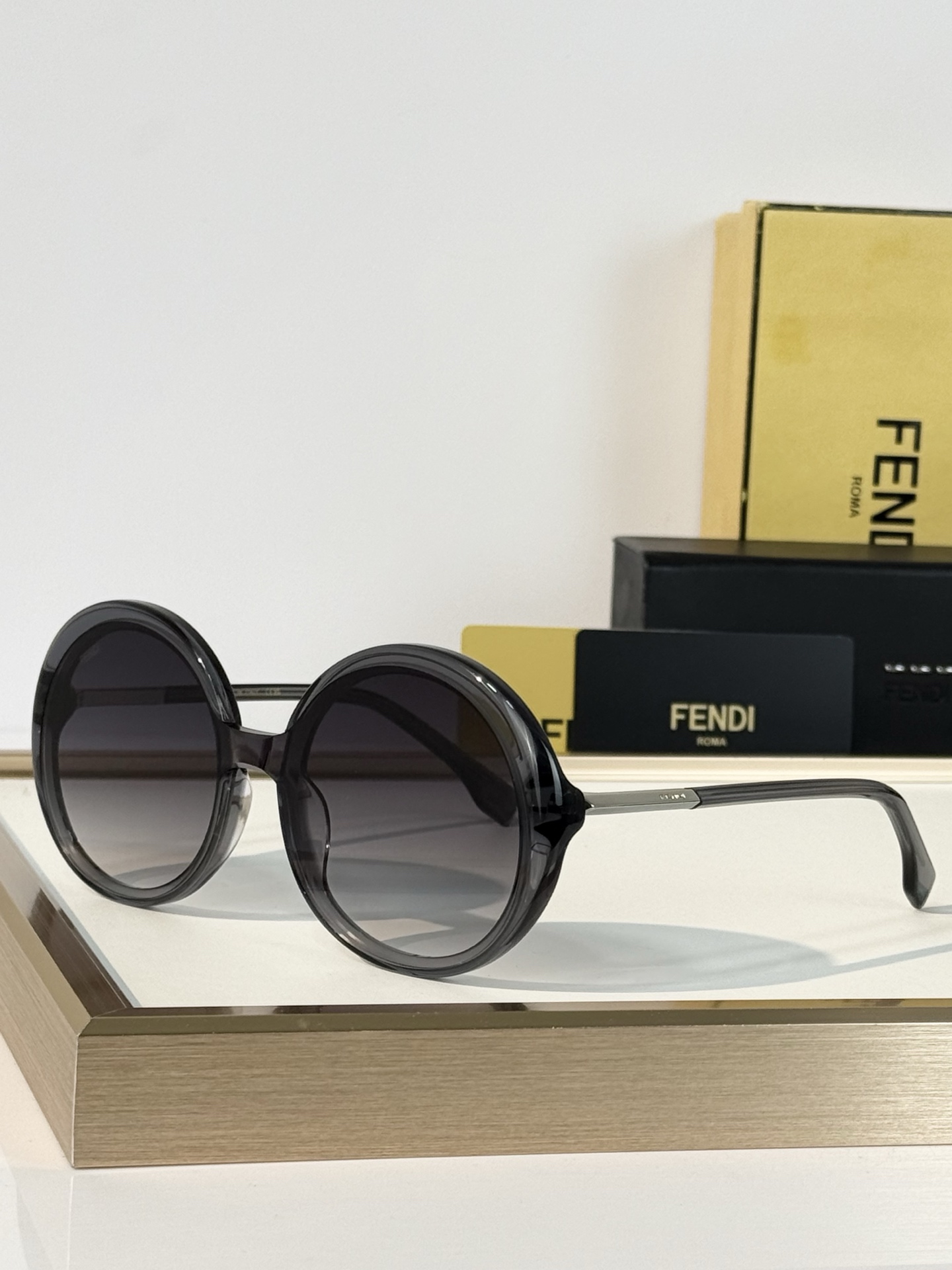 FENDI MODEL：FE 2175I SIZE：55口23-145  