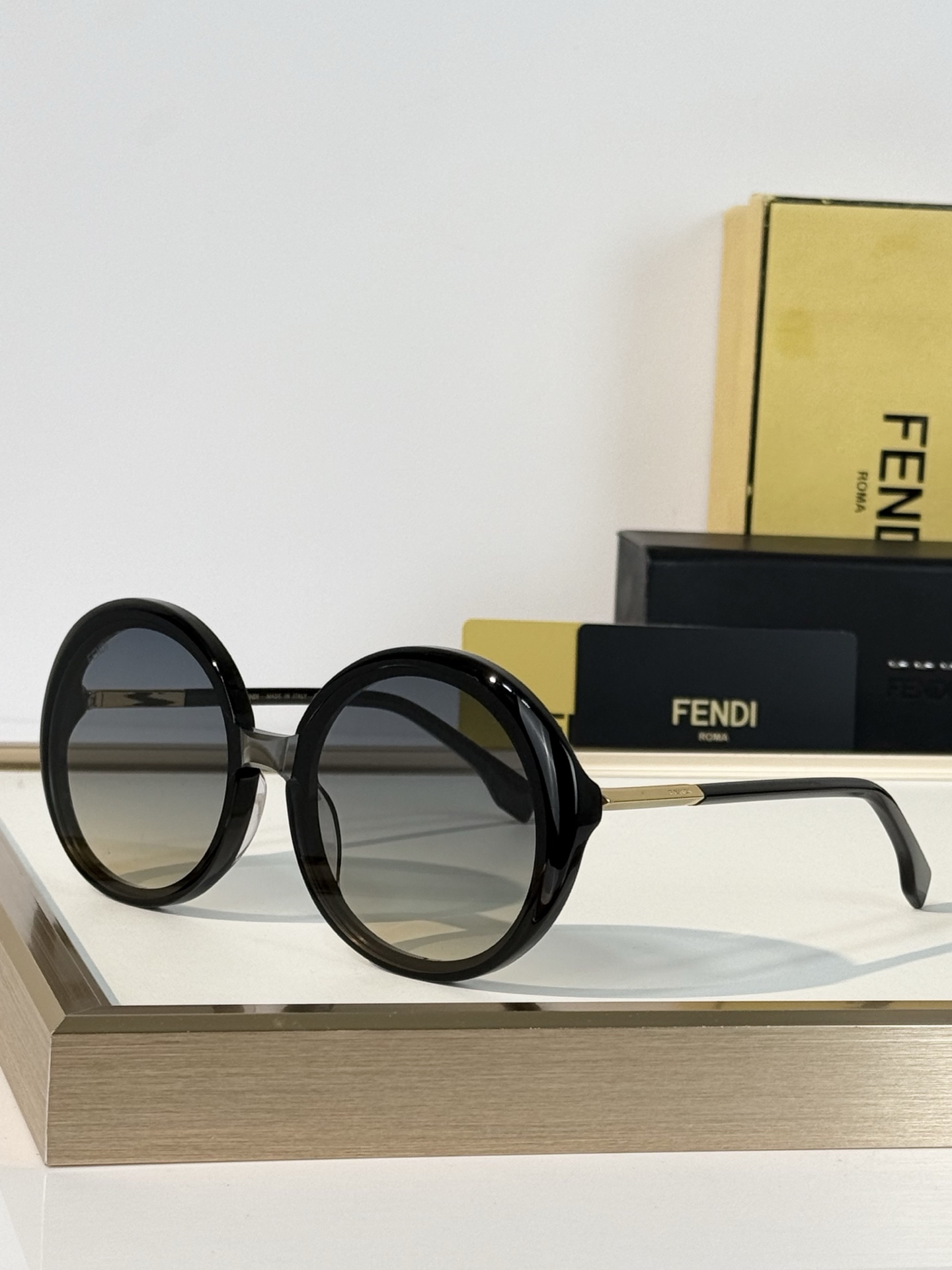 FENDI MODEL：FE 2175I SIZE：55口23-145  