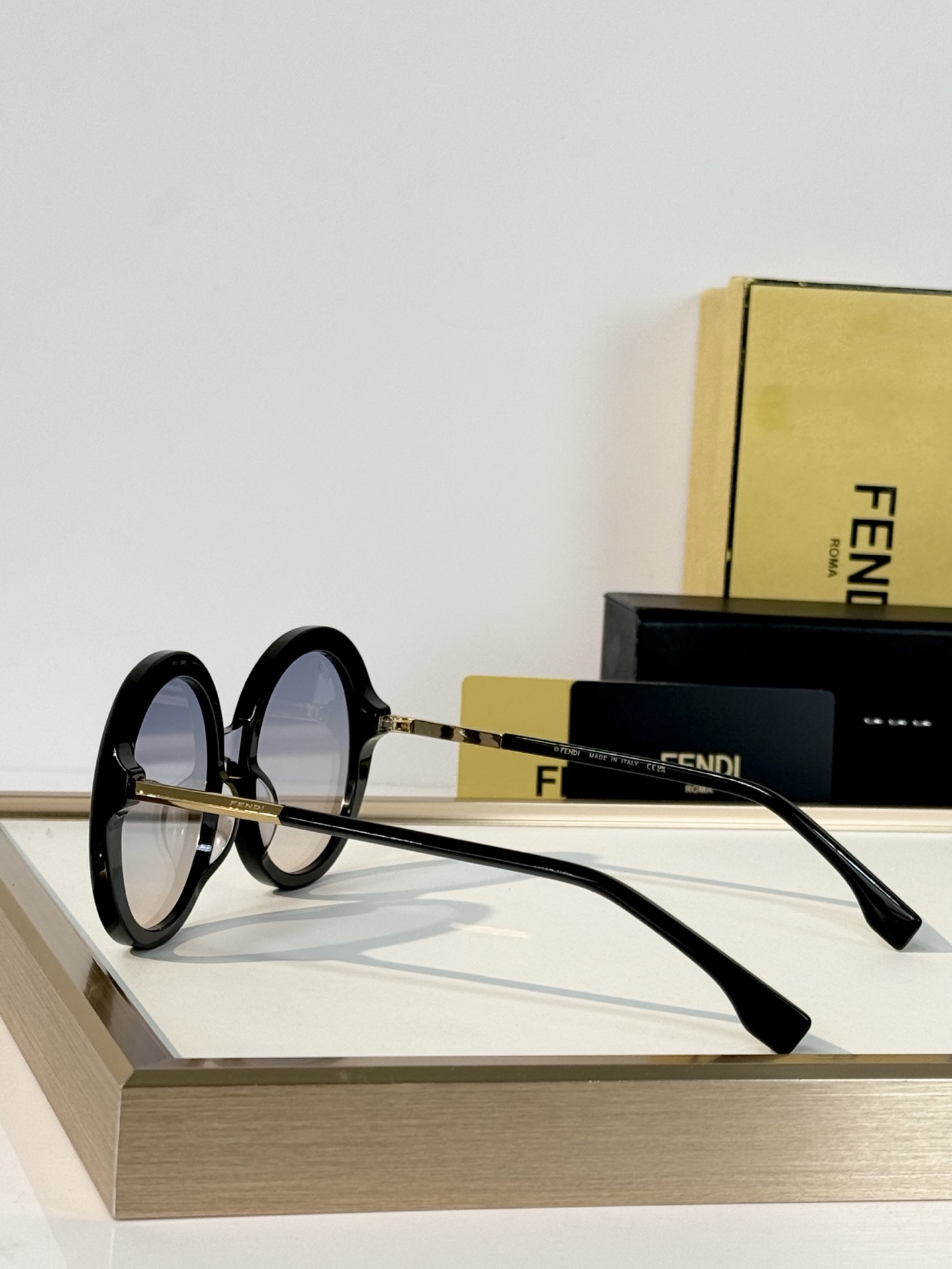 FENDI MODEL：FE 2175I SIZE：55口23-145  