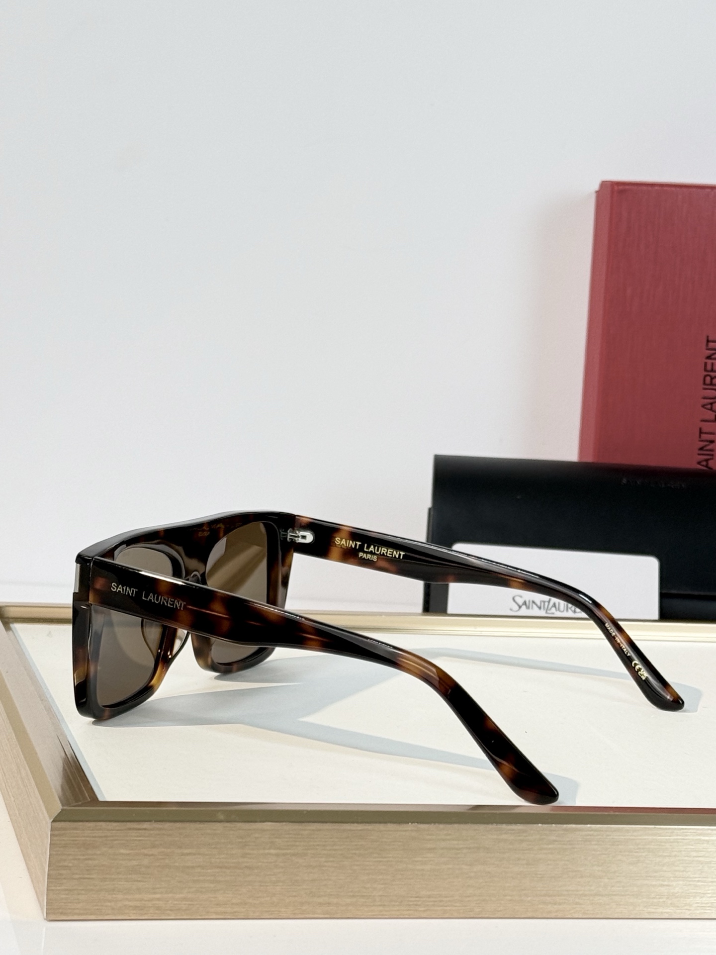 Saint Lauren* Mod：SL651 Size：56-17-145 