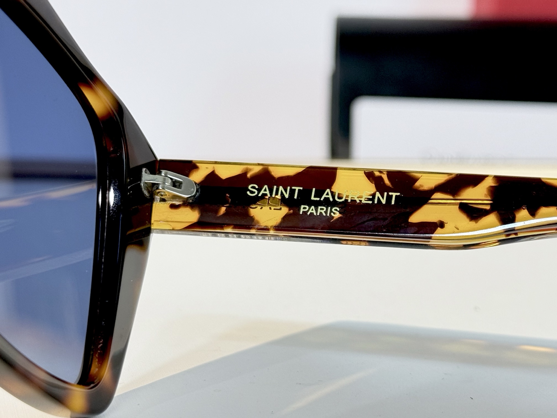 Saint Lauren* Mod：SL651 Size：56-17-145 