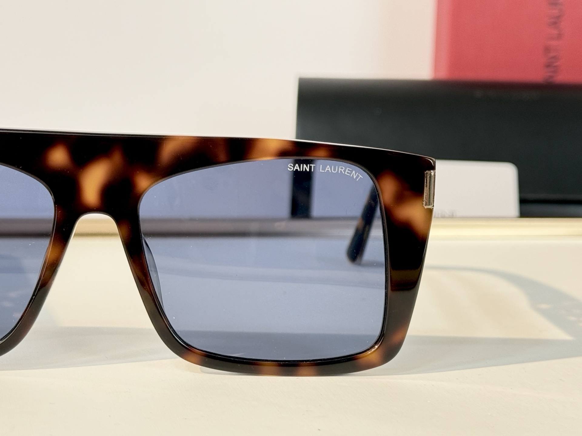 Saint Lauren* Mod：SL651 Size：56-17-145 