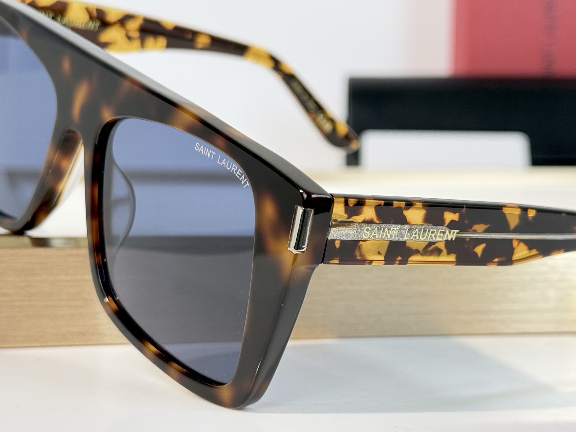 Saint Lauren* Mod：SL651 Size：56-17-145 