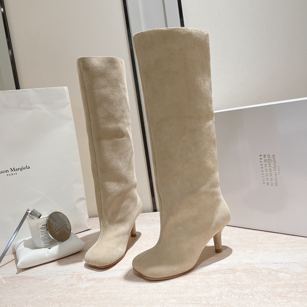 Top Version: MM-6 Autumn High Boots in Ox Skin, Code 35-39 (40). - 图片 1