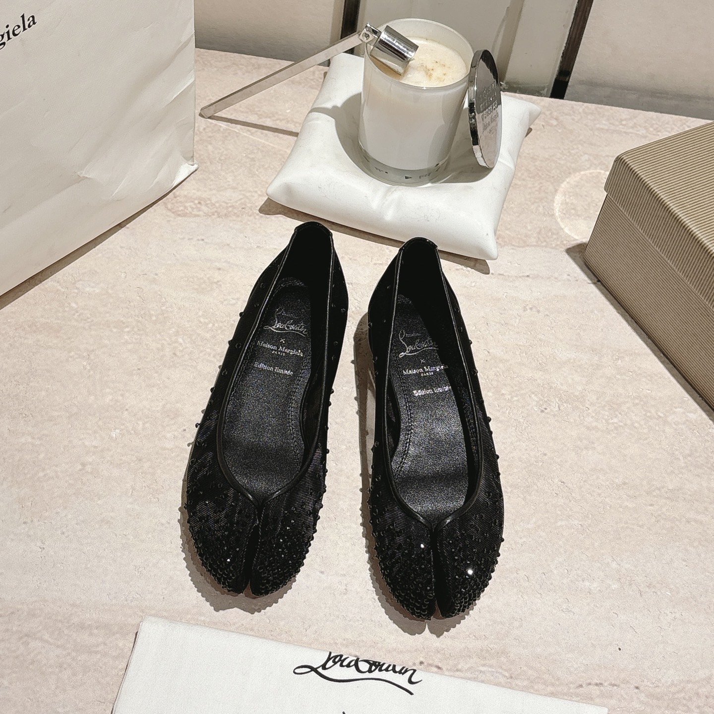 NO:239425,CL* Magila Nude color mesh diamond, 35-42, split toe shoes, christian louboutin,masion masion magiela19860909CL*马吉拉 裸色网钻、35-42,分趾鞋,christian louboutin,masion margiela,Women's Shoes