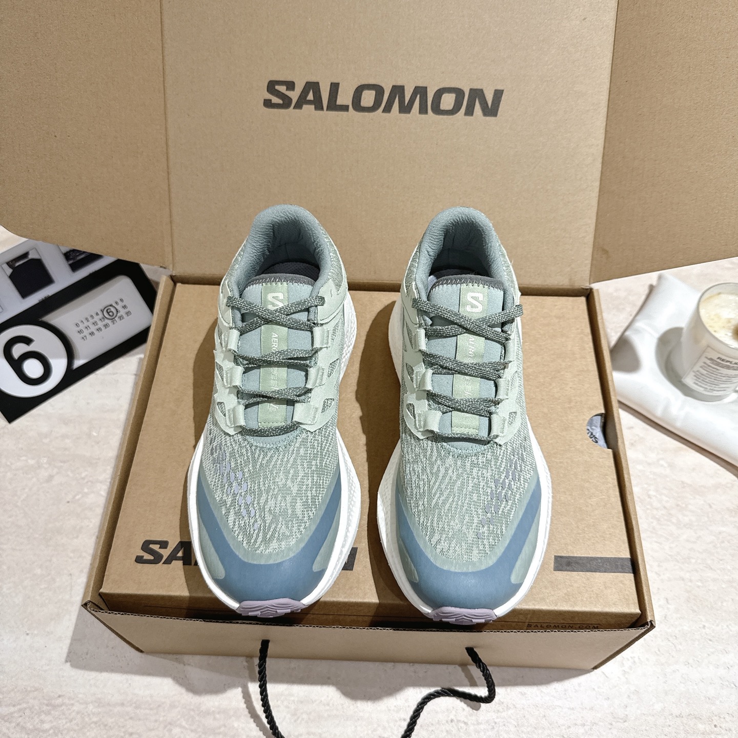 NO:446153,AERO GLIDE 3 GRVL [Fireworks] The upper GRVL version is more woven, and the outer pressing glue also has the effect of anti-fouling and water-splashing, and is very breathable. [Fu] The shoe last toe and midfoot are wider, and can be adapted to more foot shapes [Hair] The tongue is high elastic half-inner boot tongue, the front part is sewn with the upper, and the tongue collar is also elastic and closed. It is designed for outdoor design and effectively prevents the entry of sand and gravel [Red envelope] The shoe lace hard flat thread design [Gift] 5 sets of lace holes, with spare lace holes, which can break the runner's knot [Celebration] The heel has hard Hongbao, medium strength, and honeycomb reflector [Sun] The shoe lever sponge is filled and comfortable to wrap [Moon] Insole 4MM ORTHOIiTE molded foot pad [Bomb] Outsole beige supercritical foam popcorn material, technological sole is as comfortable and elastic as it is worn on a sponge [Strong] [Strong] [Strong] GRVL version uses V-shaped tooth flowers that are better in mountain grip [Rose] Size 35-45 [Love] Original packaging with airplane box [Firecracker] grid, casual shoes/sports shoes, boots, sneakers19860909AERO GLIDE 3 GRVL [烟花]鞋面GRVL版本编织更加紧密、外侧的压胶也有防污防泼水的功效、透气性很好 [福]鞋楦鞋头和中足较宽、可以适配更多脚型 [發]鞋舌高弹半内靴鞋舌、前段与鞋面缝合、鞋舌领也是弹力收口设计,针对户外设计、有效防止砂石的进入 [红包]鞋带硬质扁平螺纹设计 [礼物]鞋带孔5组鞋带孔,有备用鞋带孔,可打跑者结 [庆祝]后跟内有硬质港宝、中等强度,有蜂窝反光片 [太阳]鞋领海绵填充足,包裹舒适 [月亮]鞋垫4MM ORTHOIiTE模压脚垫 [炸弹]大底米白色超临界发泡爆米花材质、科技大底就像穿在海绵上一样舒服且有弹性[强][强][强]GRVL版本采用的是山地抓地更好的V型齿花 [玫瑰]码数35-45 [爱心]包装原包装配飞机盒 [爆竹]格,休闲鞋/运动鞋,boots,sneakers,Women's Shoes