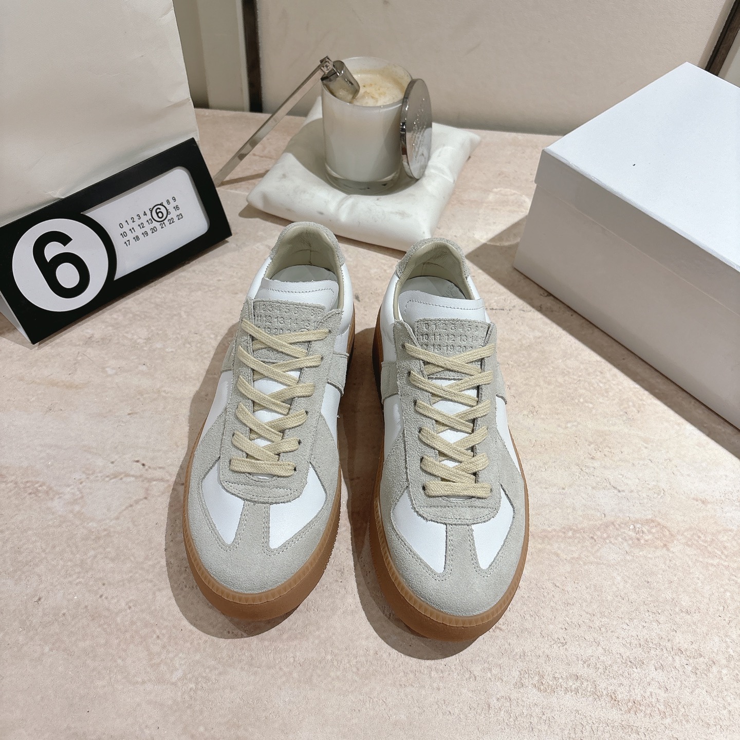 NO:484989,#Top version Couple model Super popular hot model Maison Margiela Magiela training shoes Classic immortal series Super comfortable on the feet The original version is purchased and upgraded and developed again Upper: using original imported sheep leather and top layer calf leather Inner: cowhide Outsole: original imported outsole Size: Women's size 35-40 men's sizes then shipped Original material made of top pure original best version, casual shoes/sports shoes, masion margiela, sneakers, cowhide, sheep19860909#顶级版本 情侣款 超人气热款 Maison Margiela马吉拉德训鞋 经典不死系列 上脚超级舒适 原版购入再次升级开发 鞋面:采用原版进口羊猄皮与头层小牛皮 内里:牛皮 大底:原版进口大底 码数:女码35-40男码随后出货 原材质制作 顶级纯原最好版本,休闲鞋/运动鞋,masion margiela,sneakers,cowhide,sheep,Women's Shoes