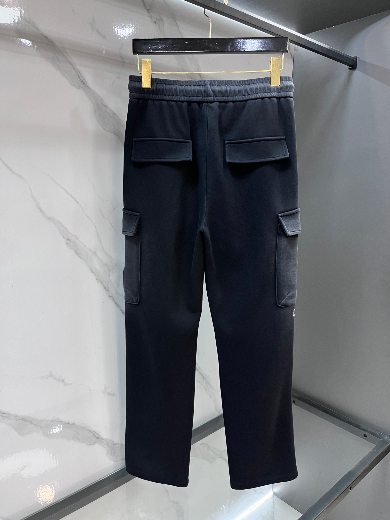 迪奥 2026秋冬新款休闲裤，高端版本，定制面料 透气舒适度高，细节无可挑剔，品牌元素设计理念，体现高品