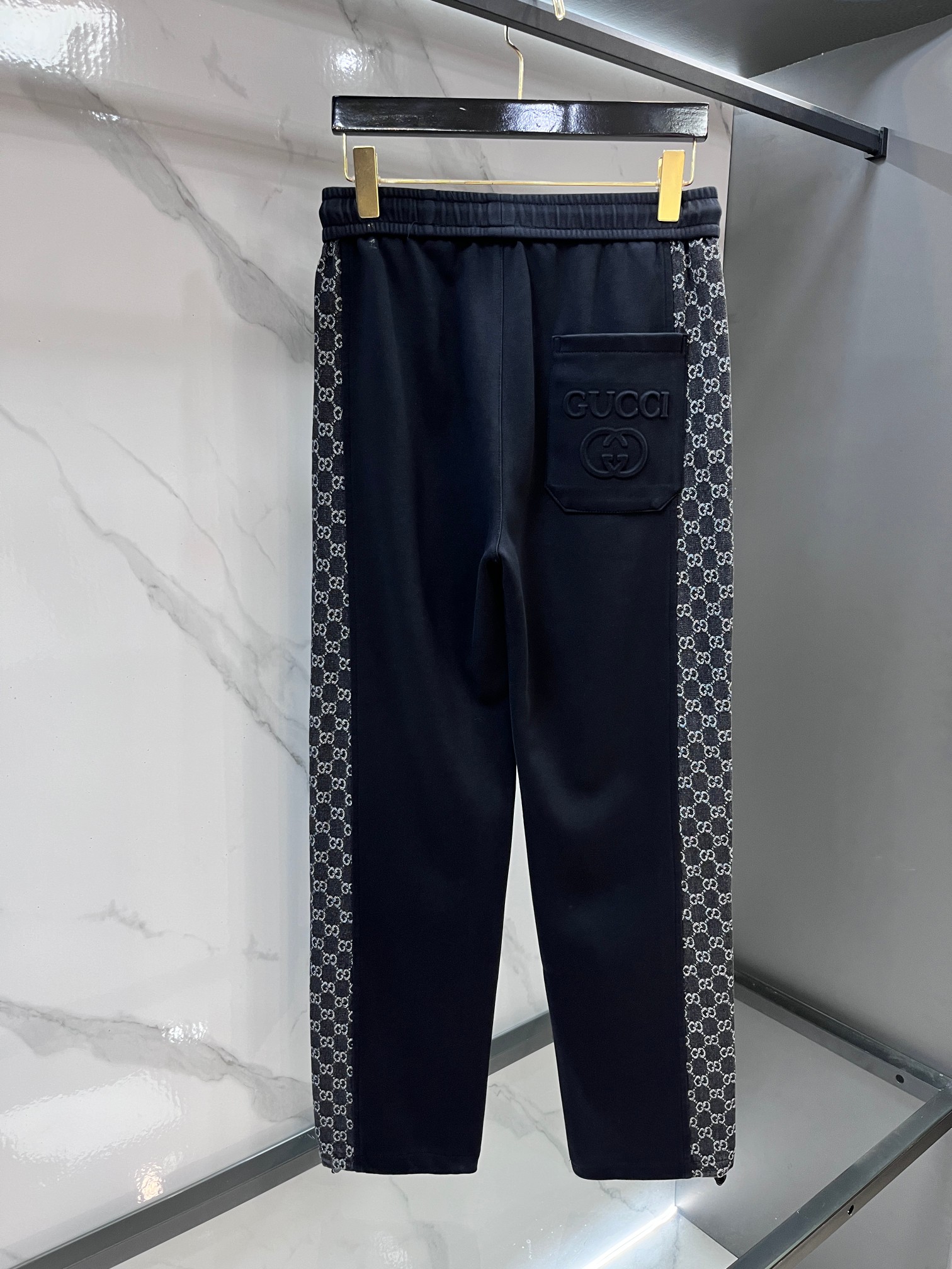 Gucci 2026秋冬新款休闲裤，高端版本，定制面料 透气舒适度高，细节无可挑剔，品牌元素设计理念，体